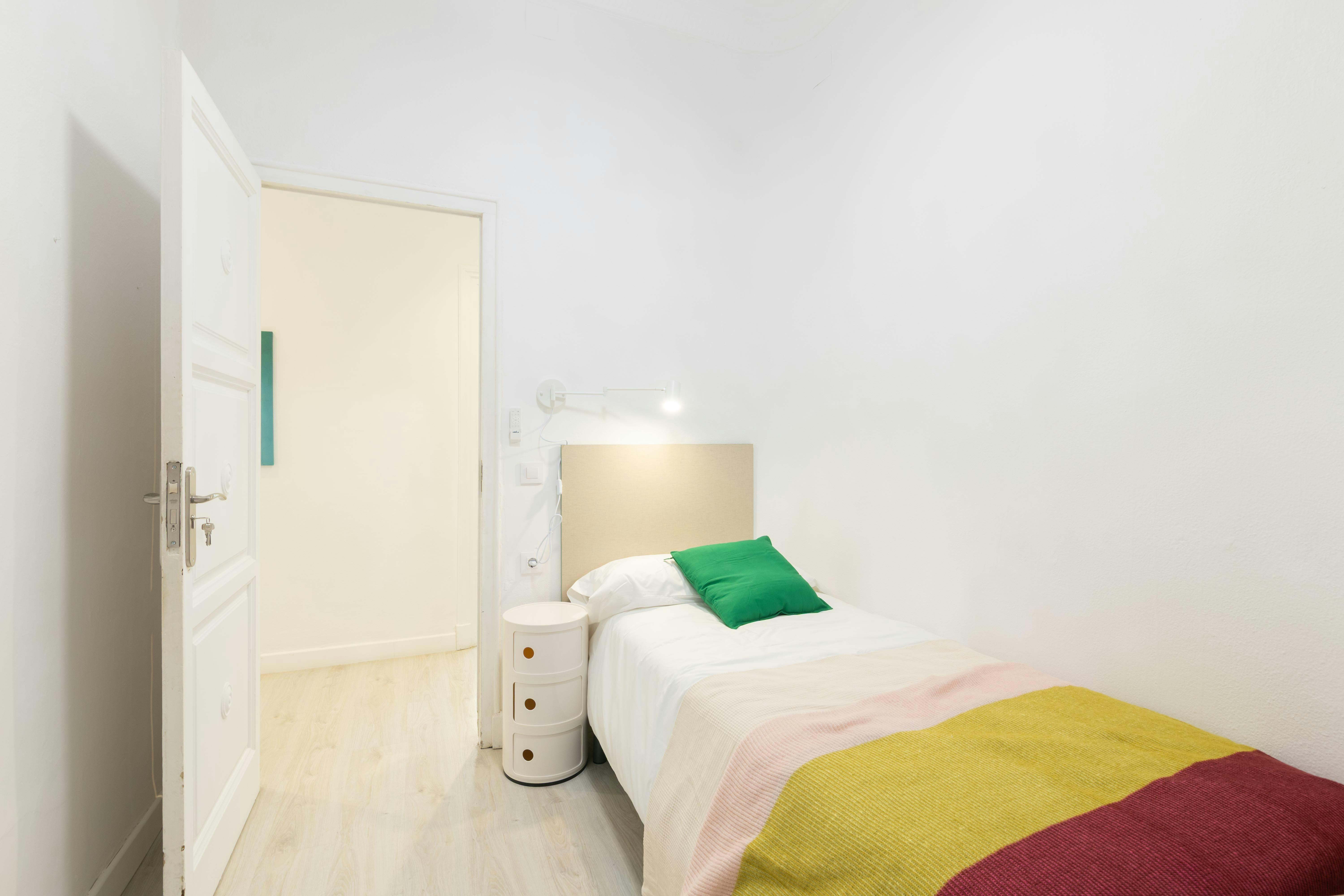 Apartamento para alugar por € 439 por mês em Valencia, Carrer de Guillem de Castro