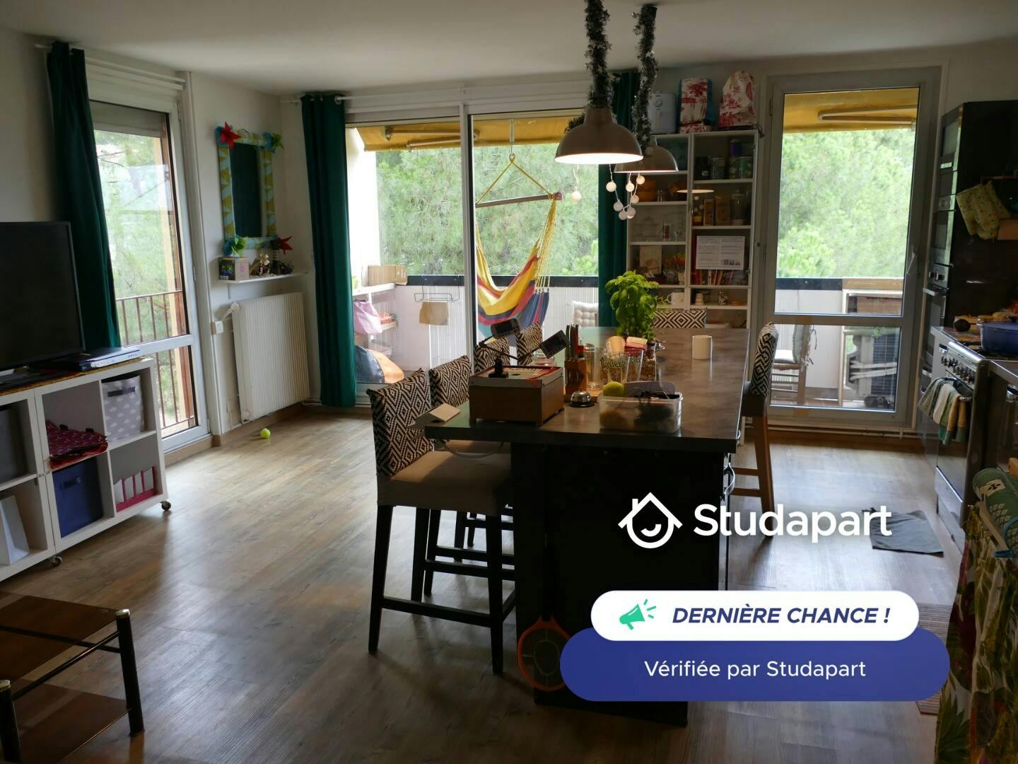 Lägenhet att hyra för 1 000 € i månaden i Aubagne, Résidence Central Parc