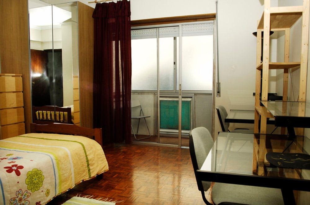 Private room in Rua Alexandre Ferreira, Lisbon (1730405) ROOM