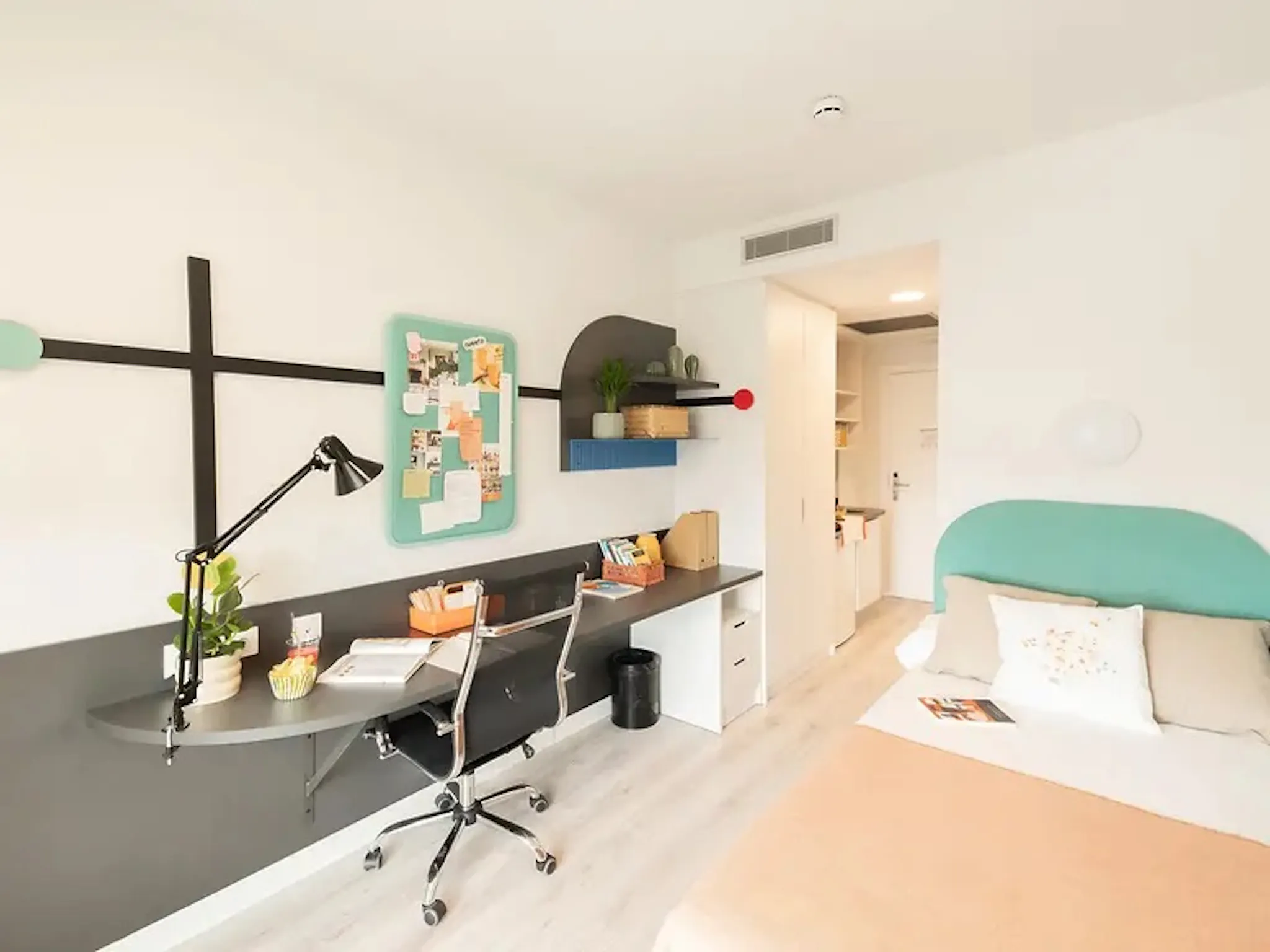 Carrer de Pau Gargallo, Barcelona preview