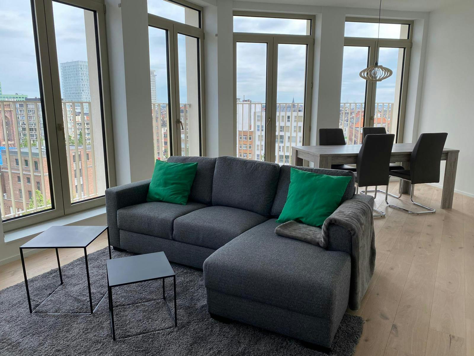 公寓 正在以 €1,500 的月租出租，其位于 Antwerpen, Stijfselrui
