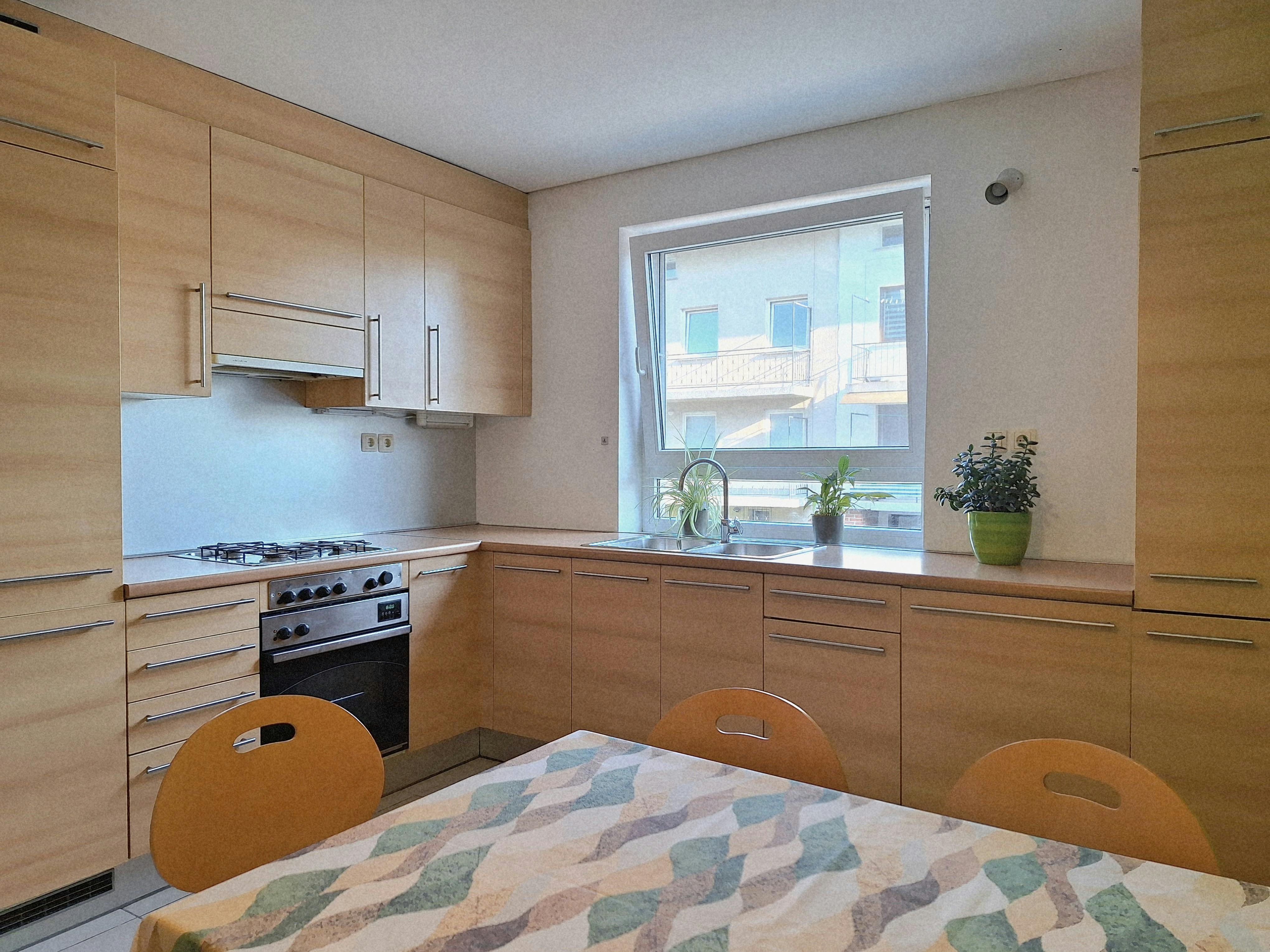 Apartment for rent for €1,400 per month in Ljubljana, Soška ulica