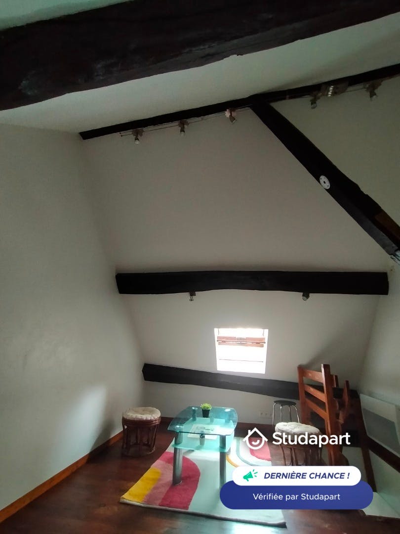Apartamento para alugar por € 560 por mês em Dijon, Rue Jeannin