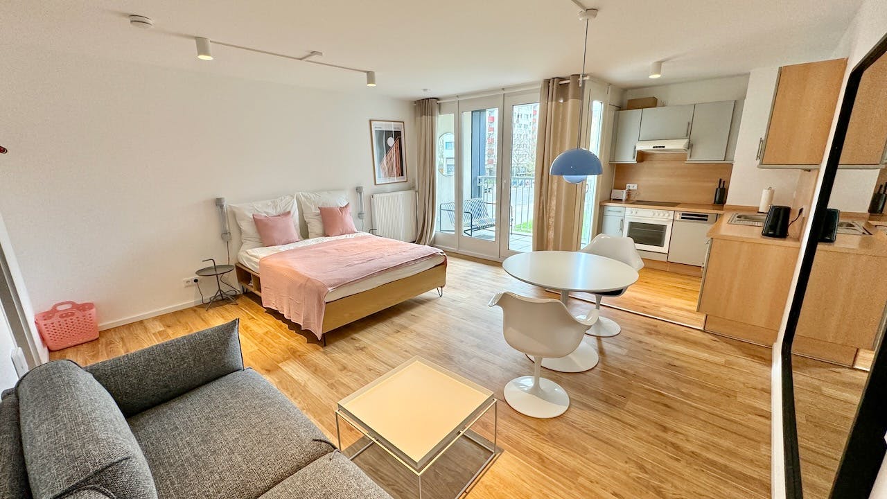 Studio for rent for €1,495 per month in Berlin, Fischerinsel