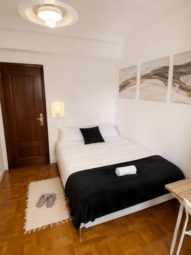 Private room in Avenida de Sancho el Fuerte, Pamplona (1730686) room image 1