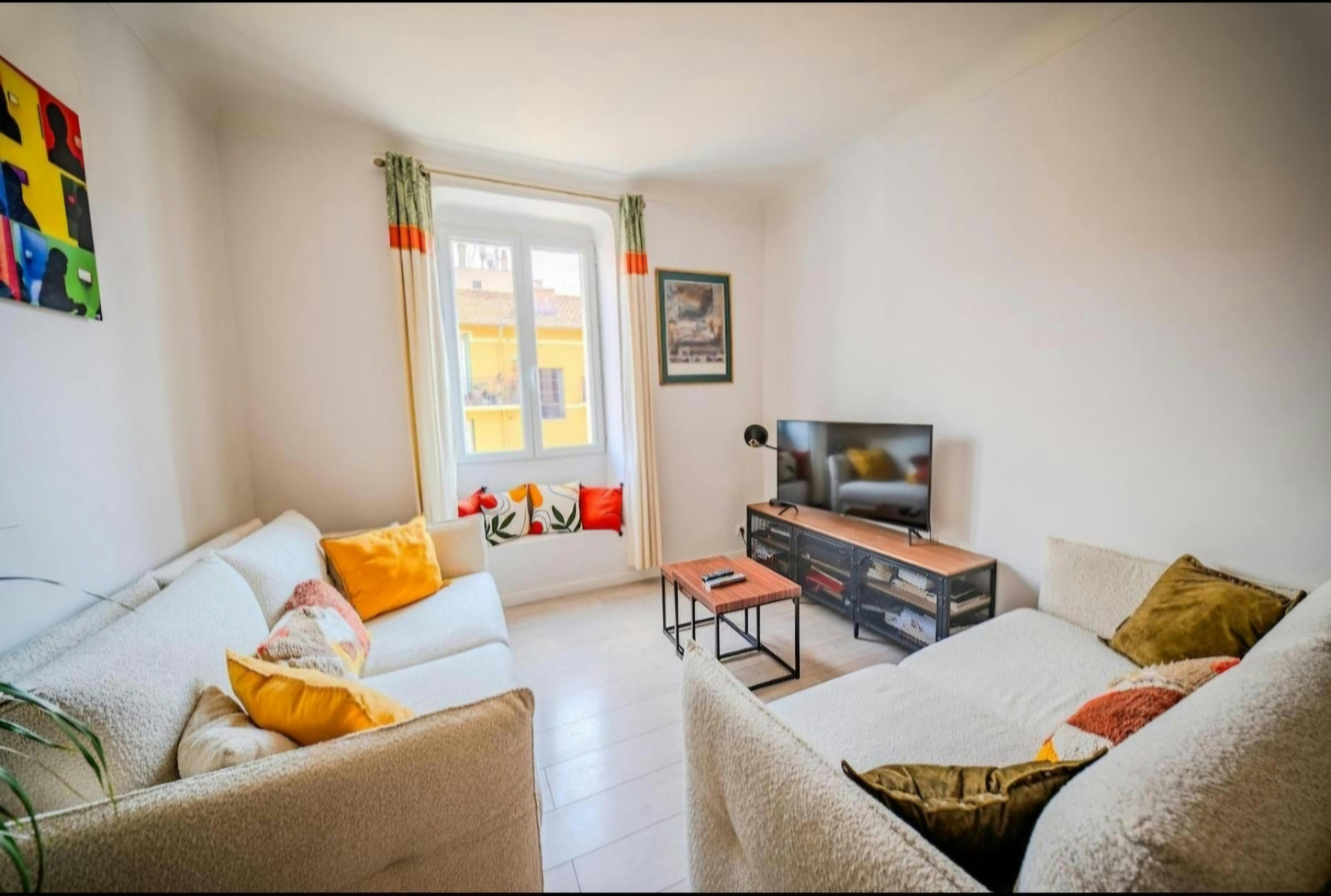 Lägenhet att hyra för 1 550 € i månaden i Nice, Boulevard Stalingrad