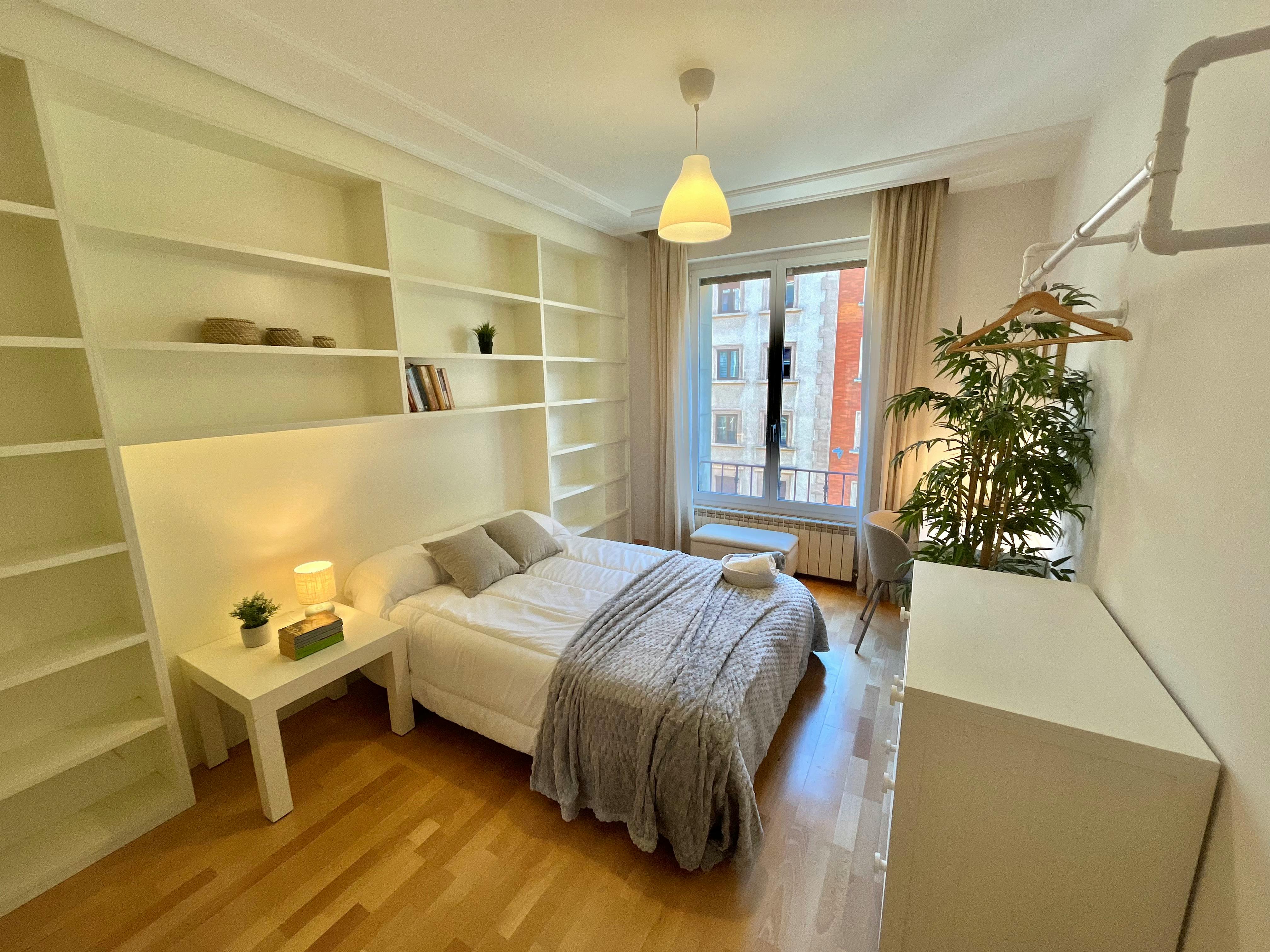 Private room in Calle Castillo de Maya, Pamplona (1730707) ROOM