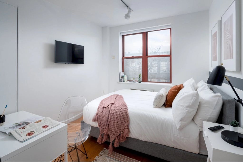 E 7th St, New York City, NY preview