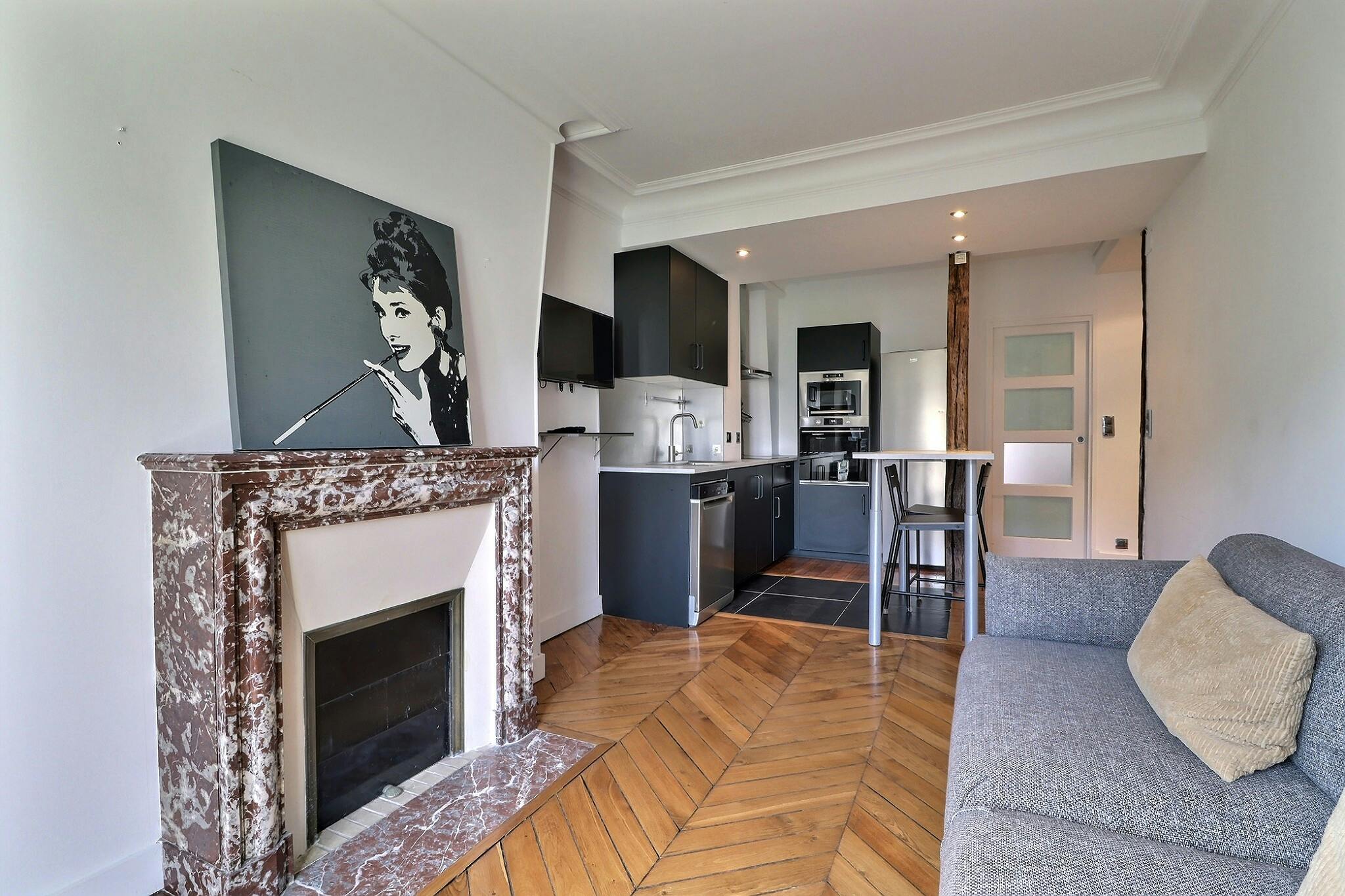 1-Bedroom Apartment in Boulevard de Reuilly, Paris (1730755) ROOM 2