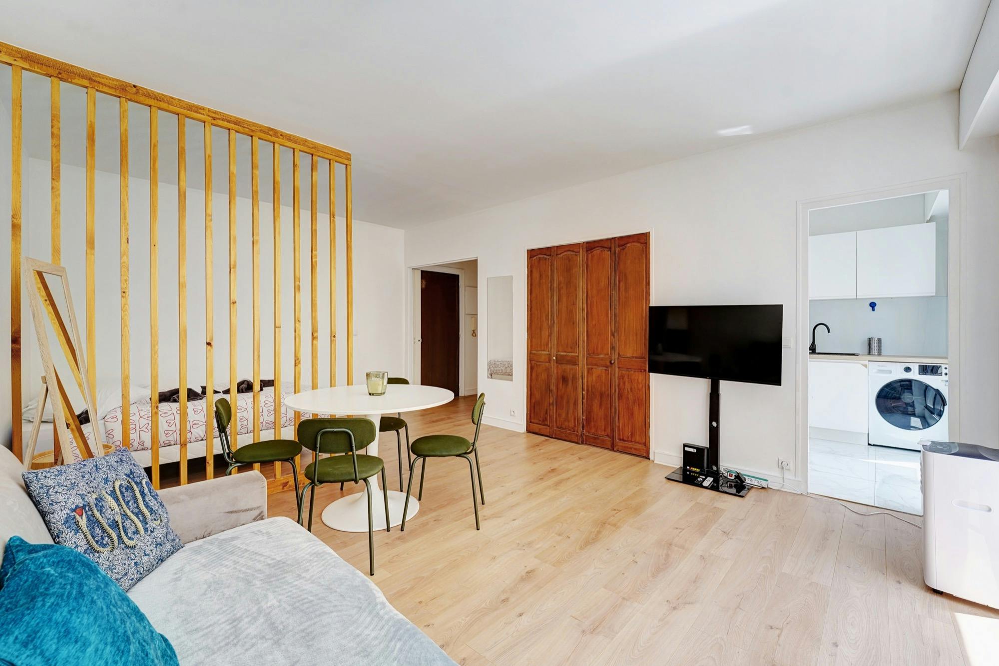1-Bedroom Apartment in Rue Nicolo, Paris (1730760) ROOM 3