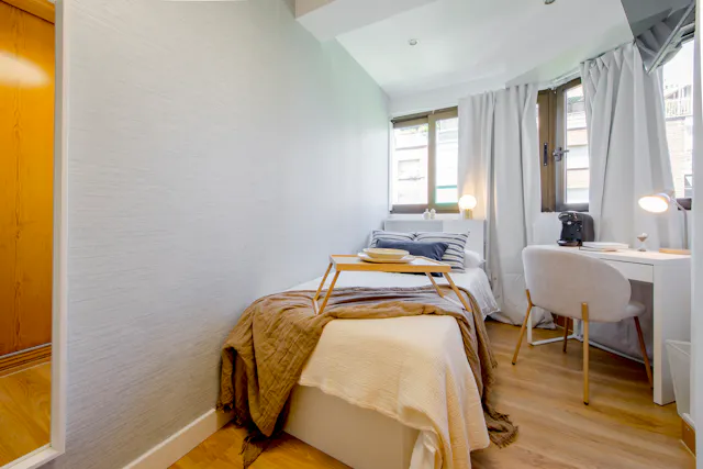 Private room in Calle del Hermano Gárate, Madrid (1730767) room image 2