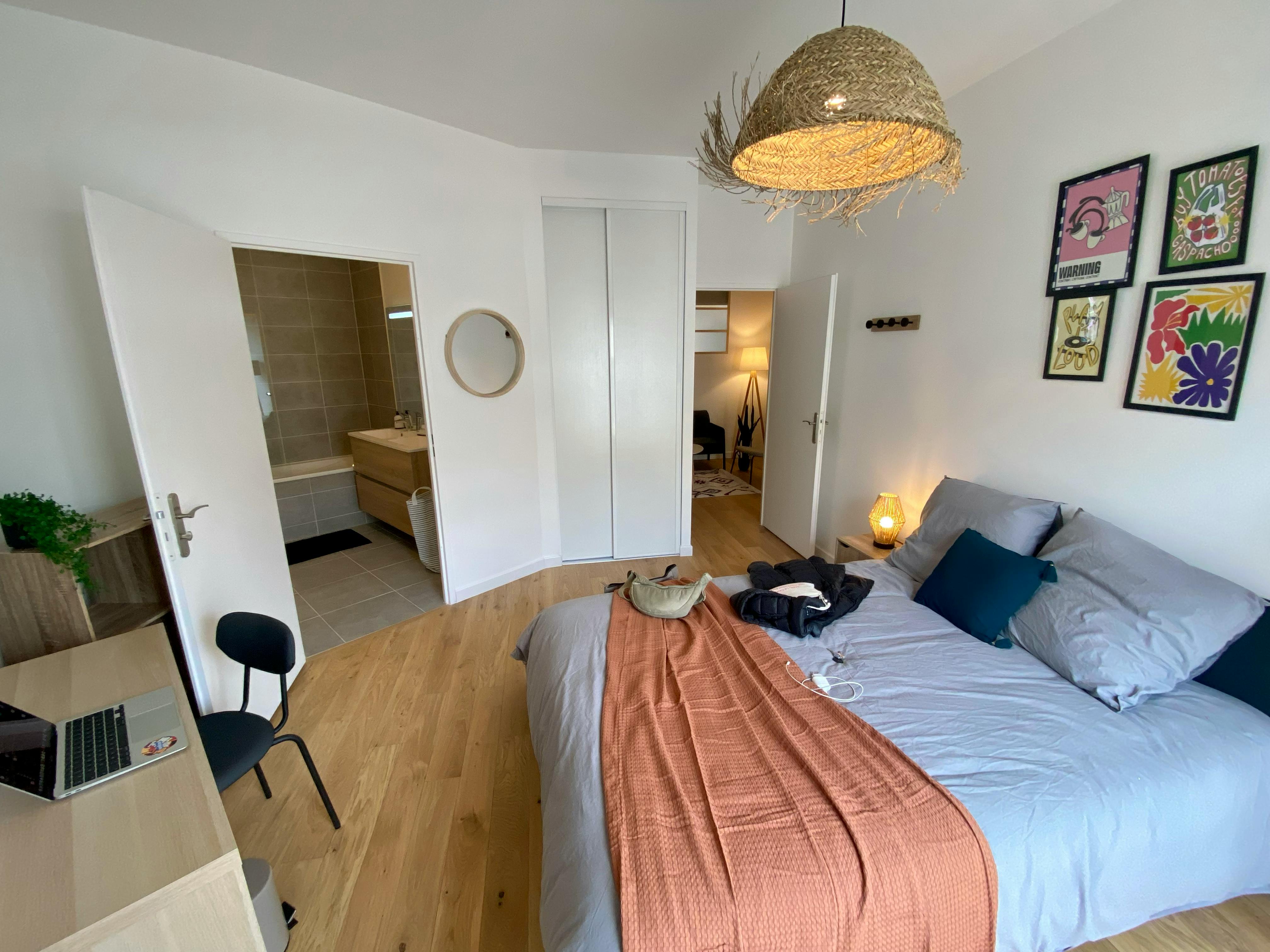 Private room in Rue Madame de Sanzillon, Clichy (1730830) room image 2