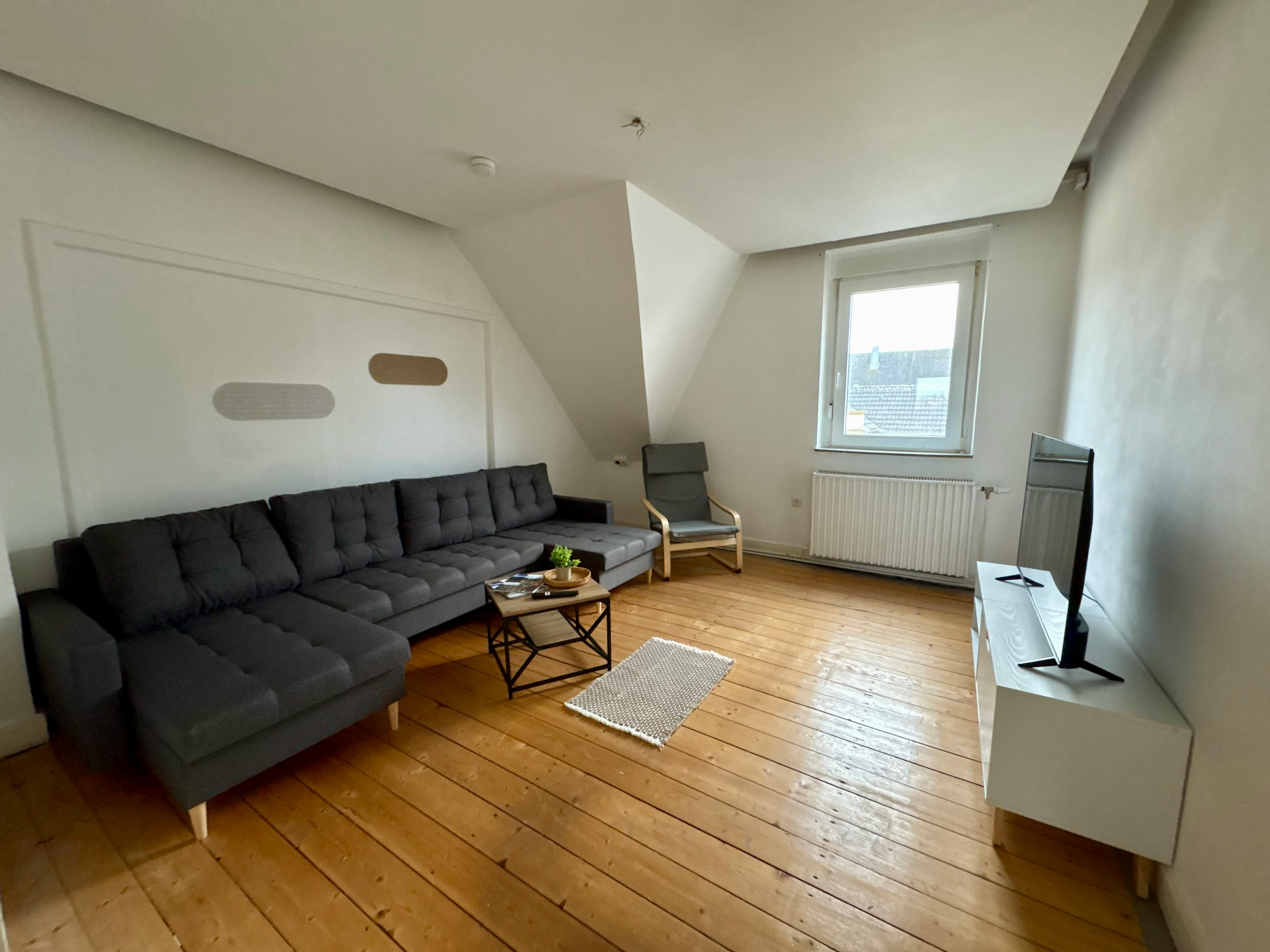 Apartment for rent for €2,500 per month in Holzwickede, Josefstraße