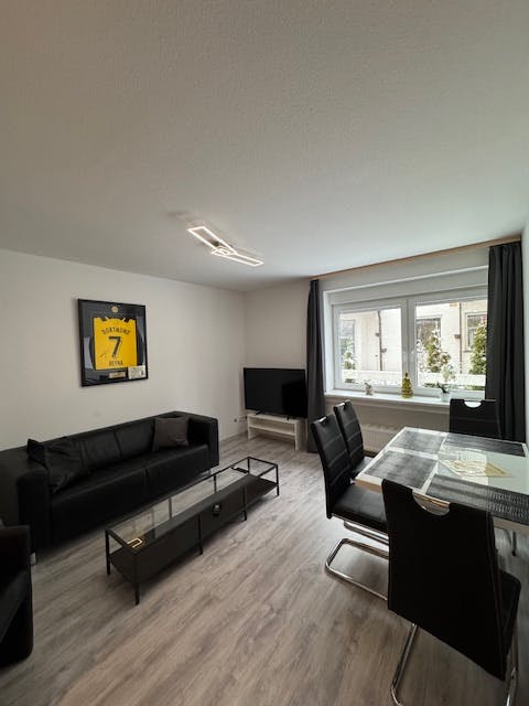 Apartment for rent for €2,300 per month in Bergkamen, Rotherbachstraße