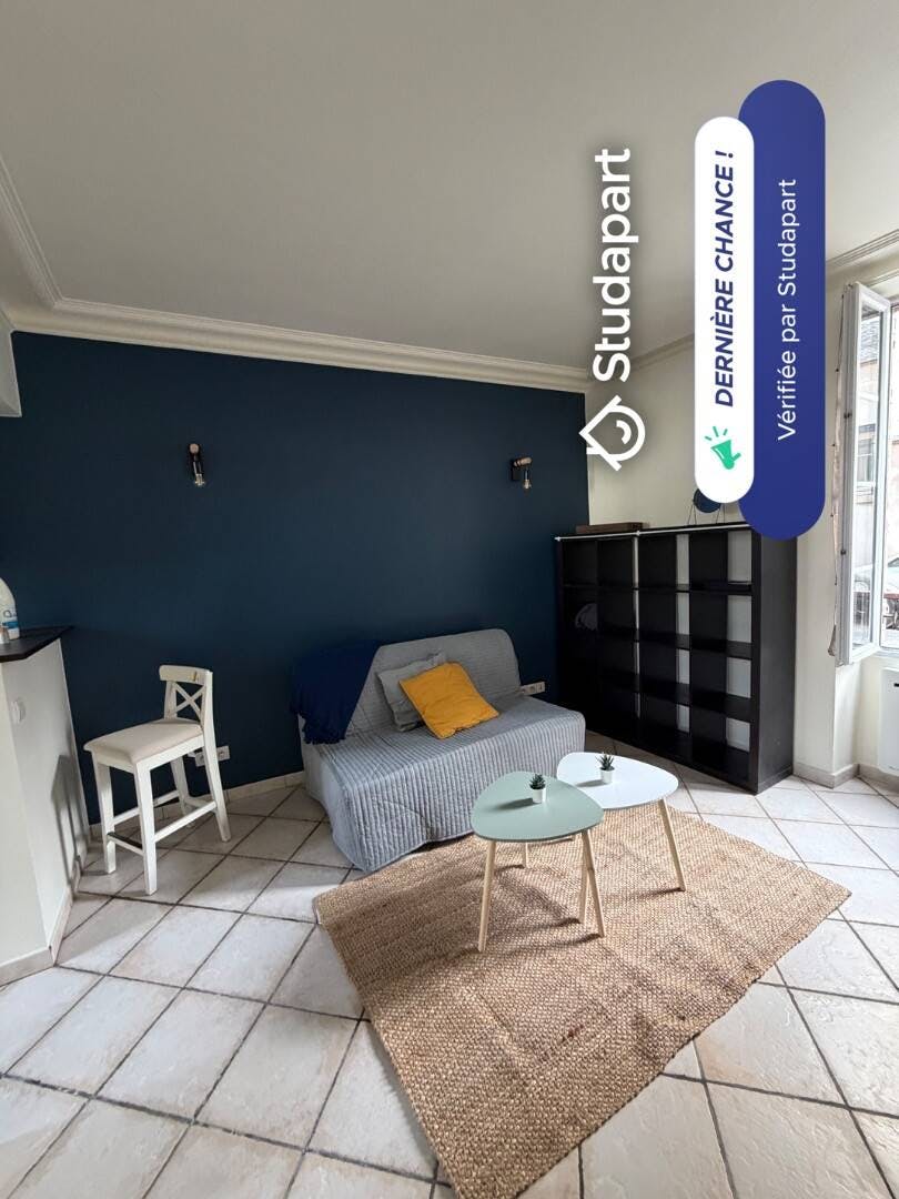 Mieszkanie do wynajęcia za 515 € miesięcznie w mieście Orléans, Rue de Lahire