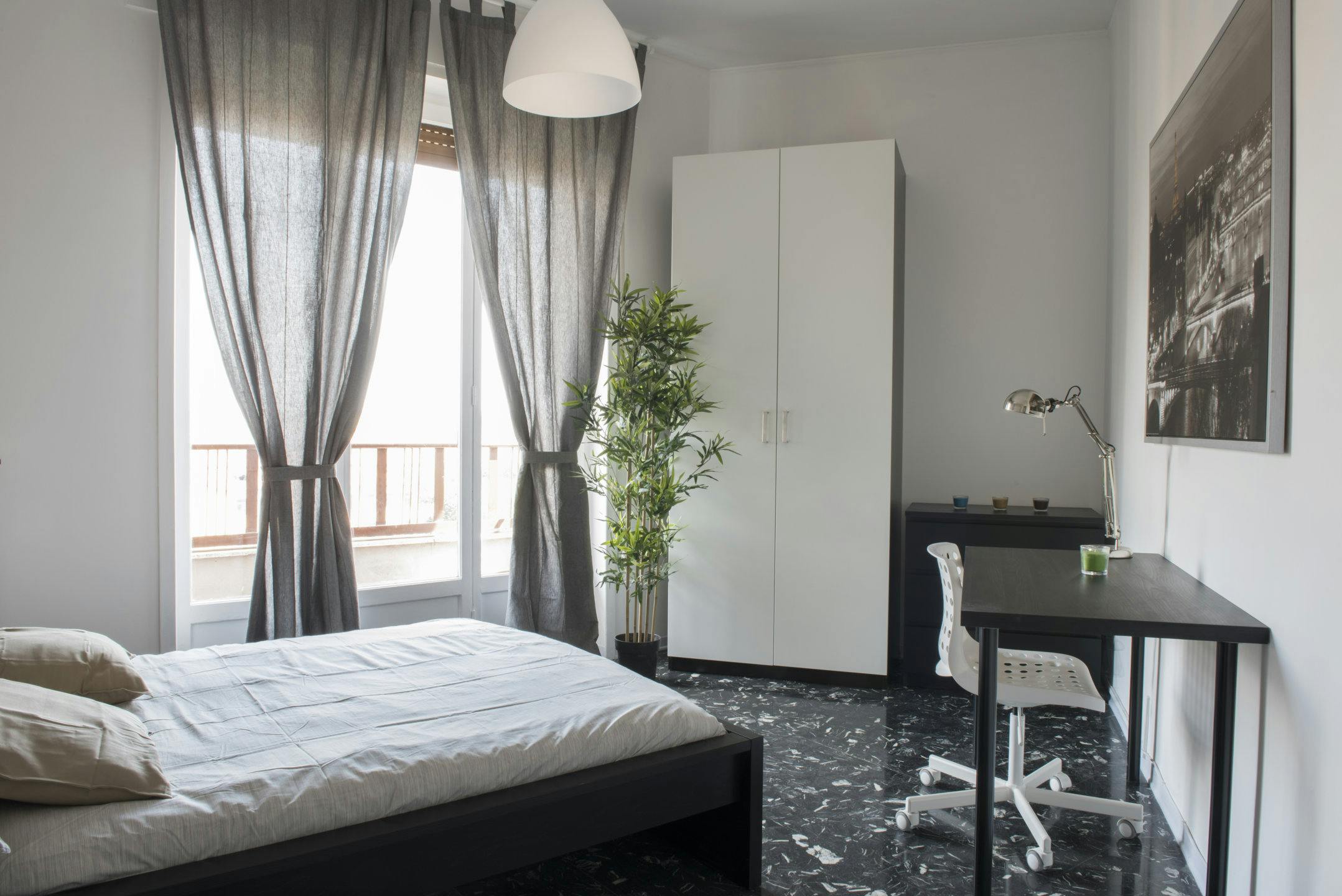 Largo Giovanni Battista Scalabrini, Milan preview