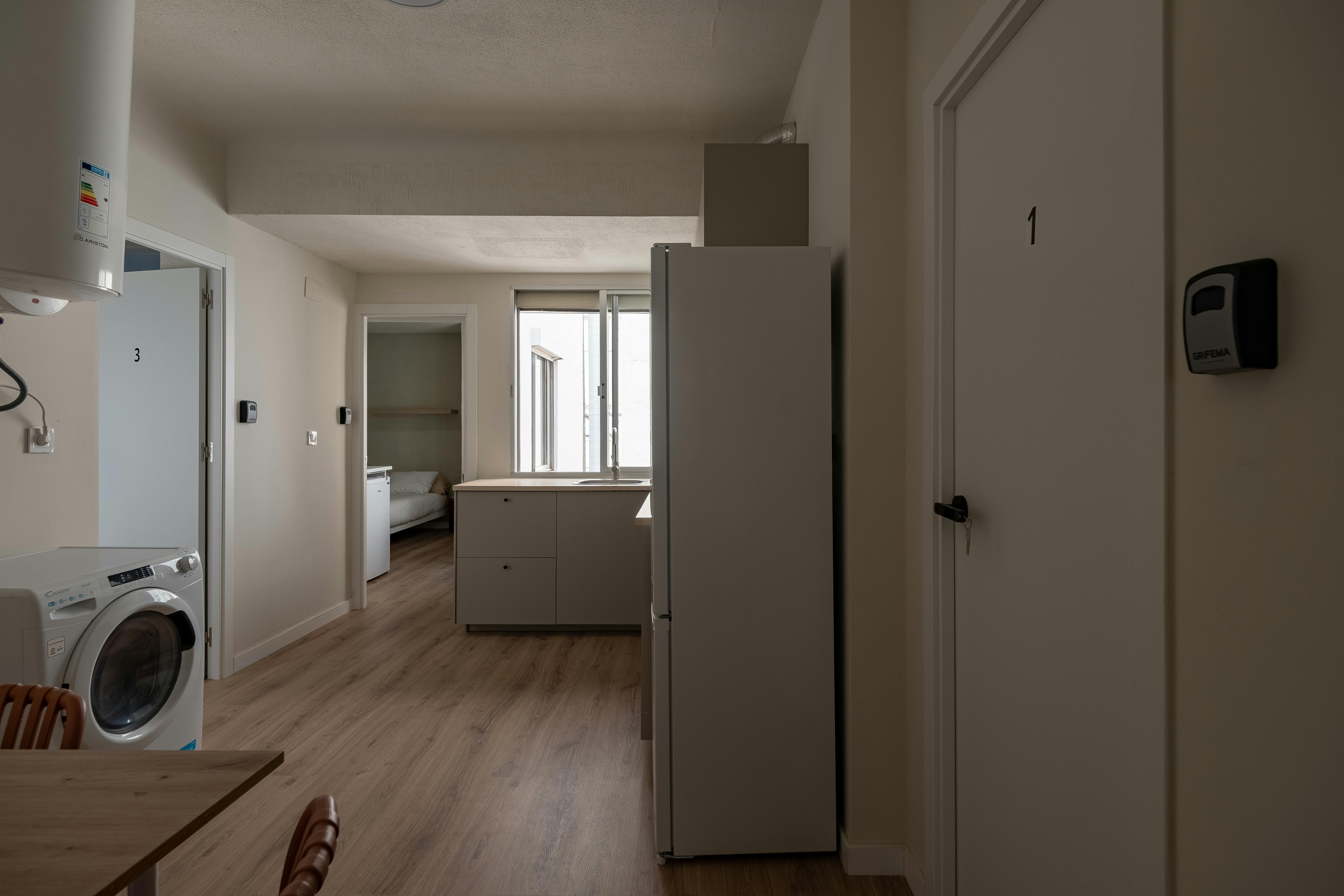 Private room in Calle de Francisco Escolano, Alicante (1731031) room image 9
