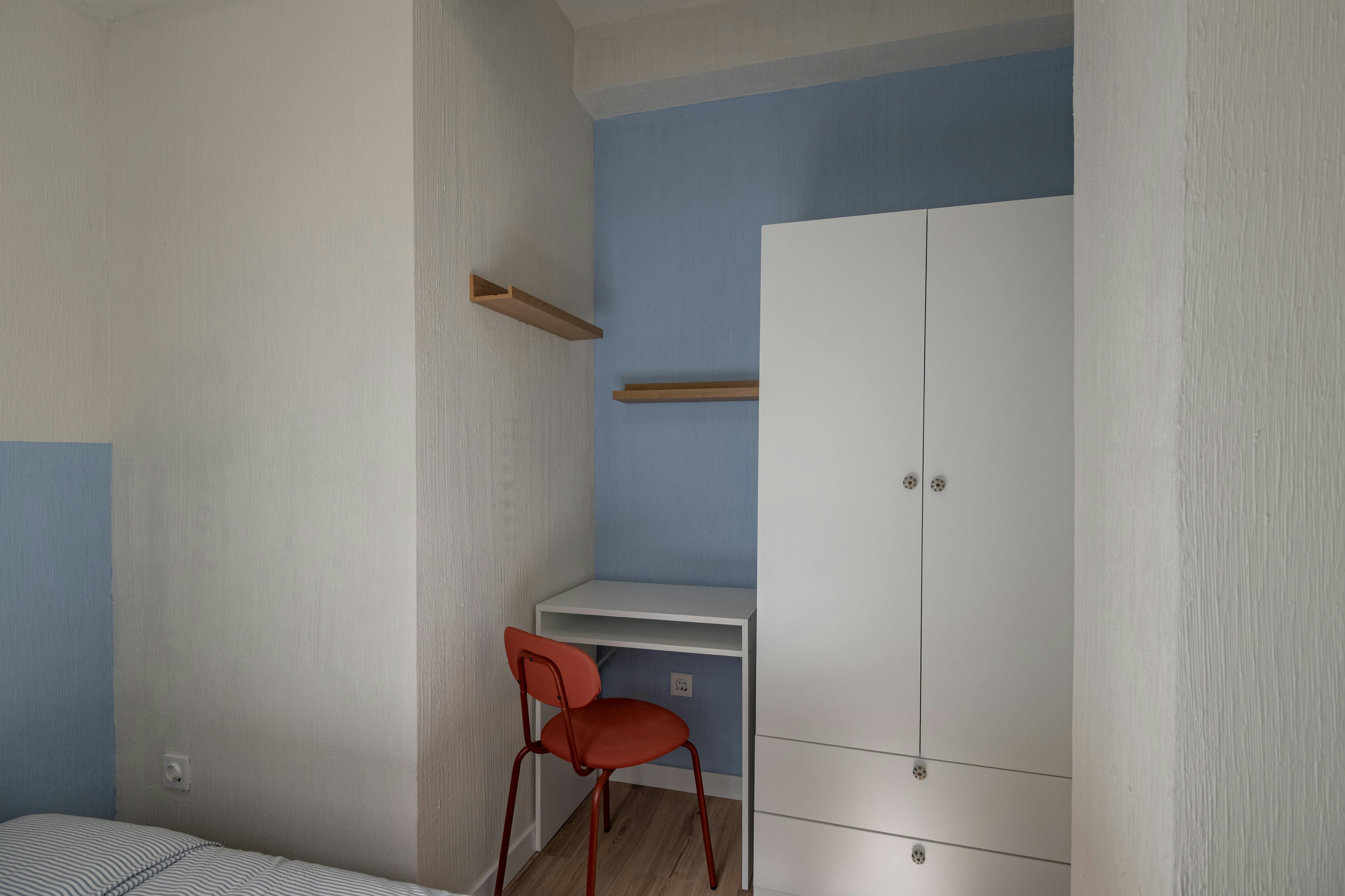 Private room in Calle de Francisco Escolano, Alicante (1731031) room image 2