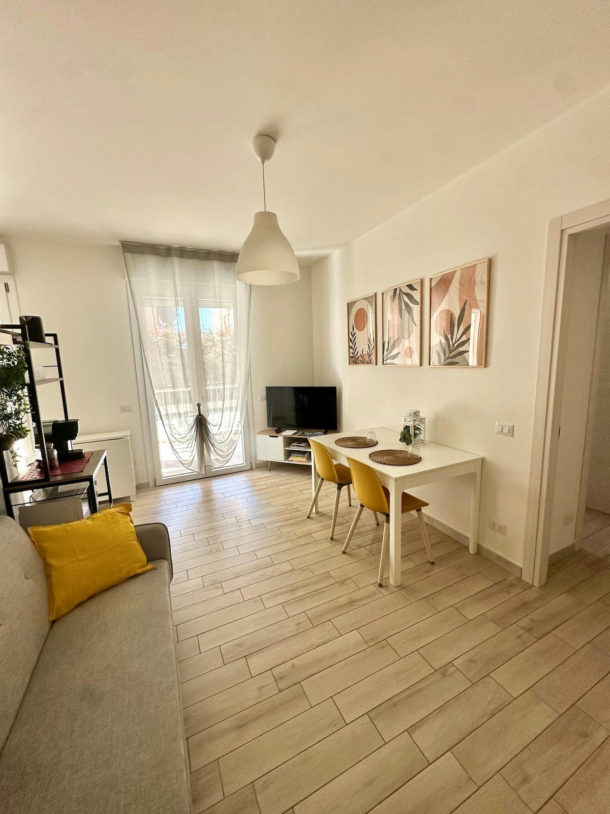 Lägenhet att hyra för 1 400 € i månaden i Cagliari, Via Asti