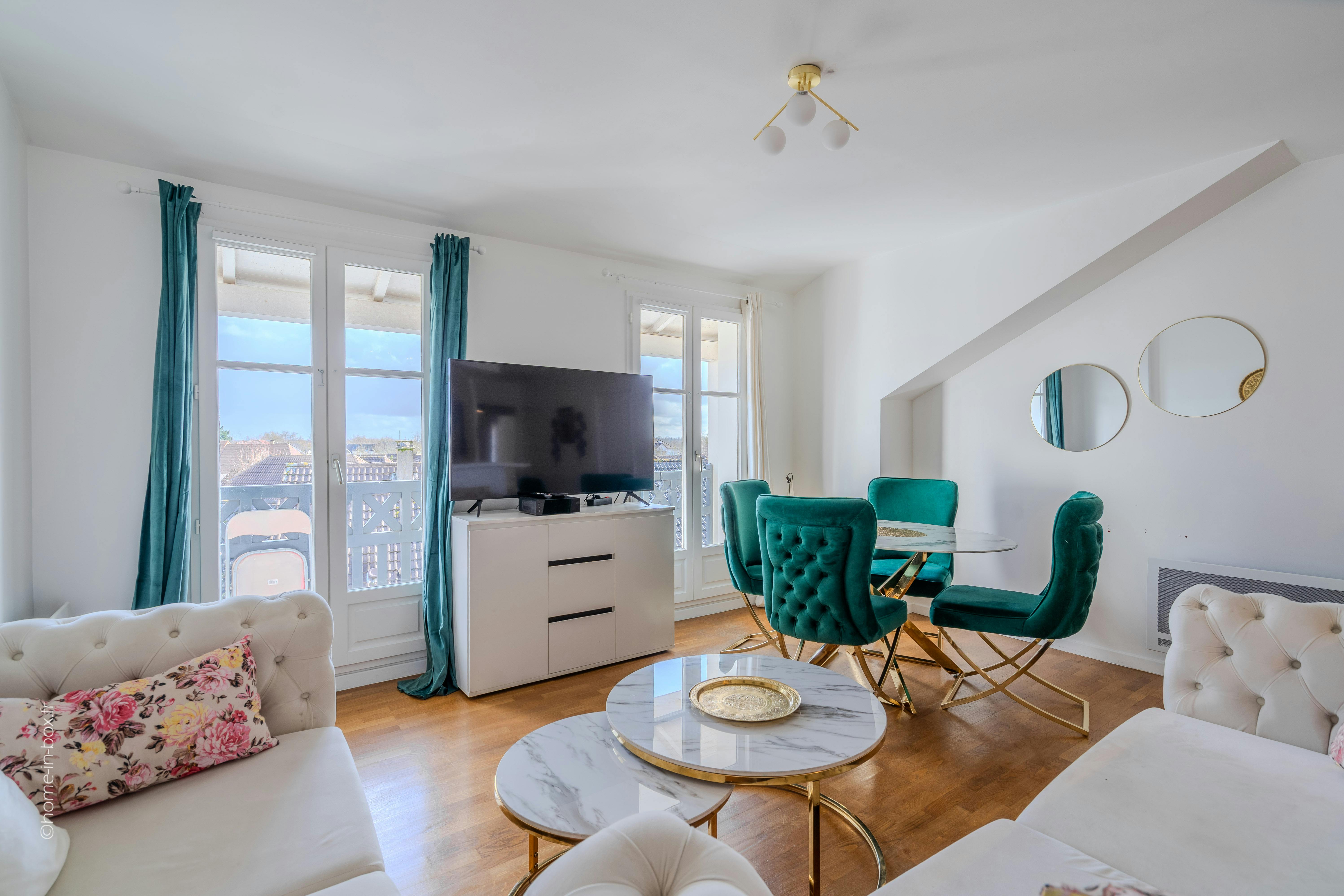 Apartamento para alugar por € 3.500 por mês em Bailly-Romainvilliers, Rue des Berges