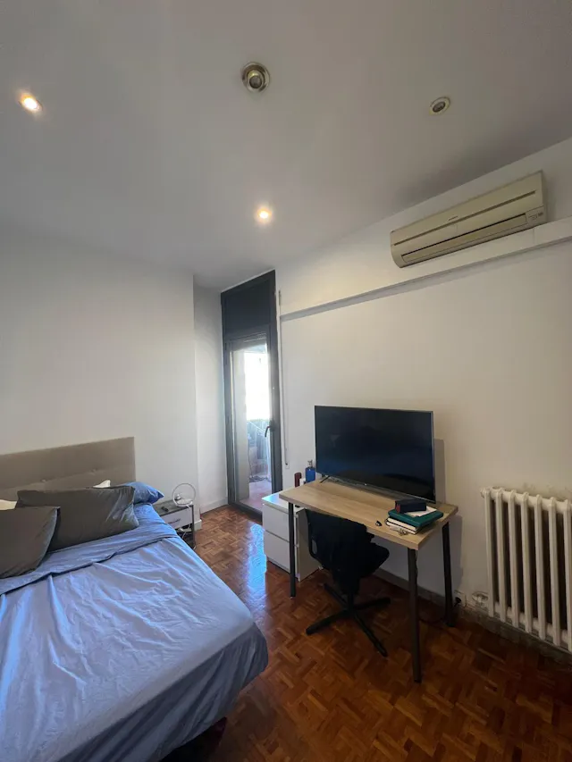 Private room in Carrer de Mallorca, Barcelona (1731085) room image 2