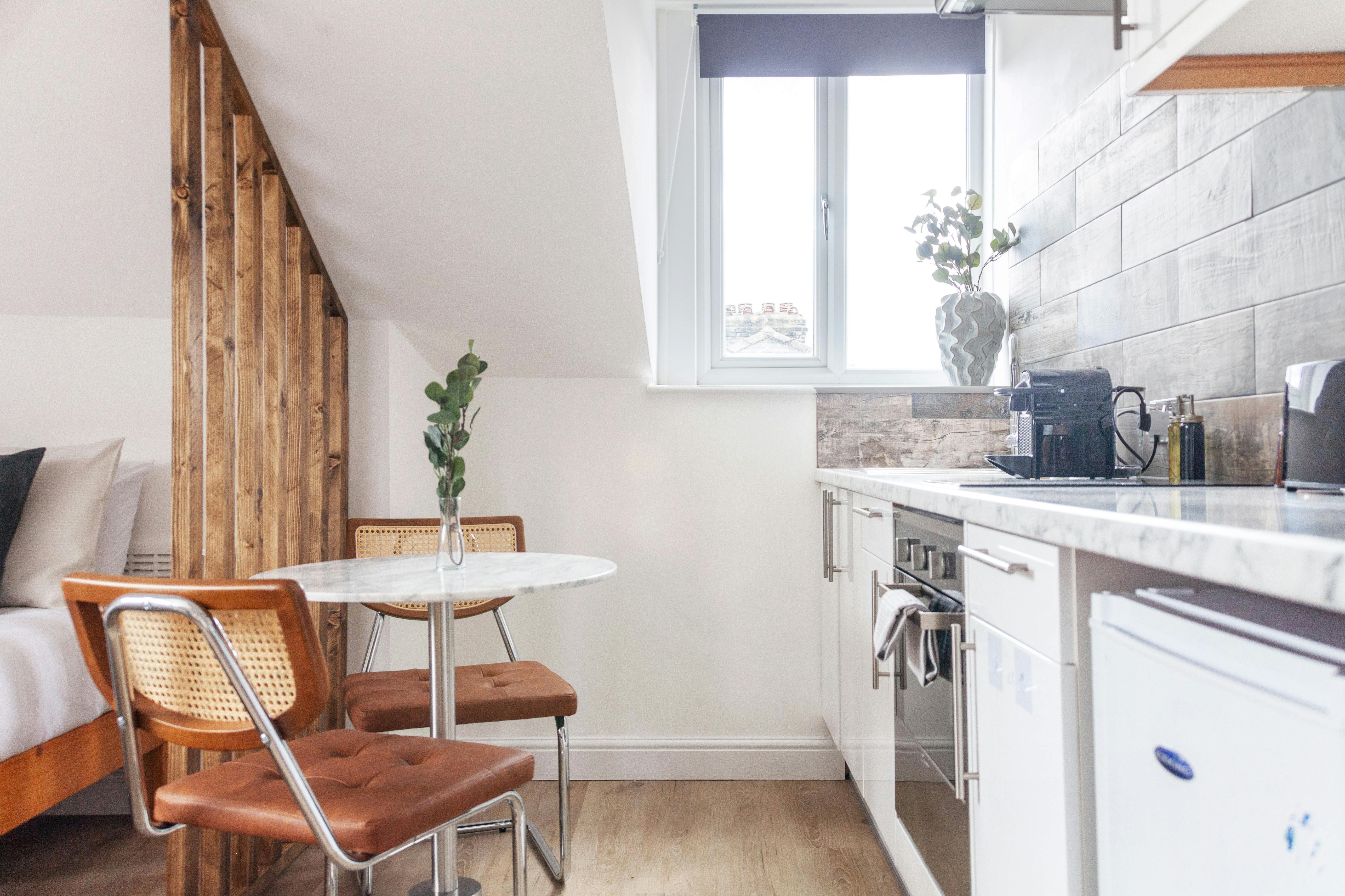 Studio for rent for £2,800 per month in London, Finsbury Park Road