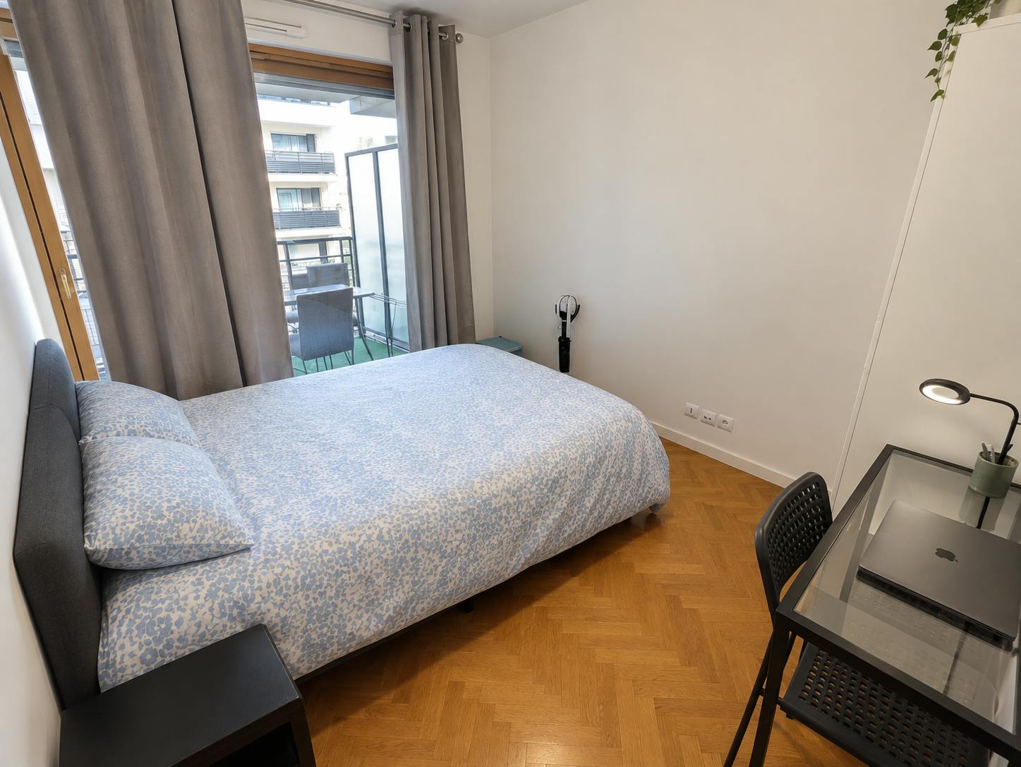 Chambre à Issy-les-Moulineaux