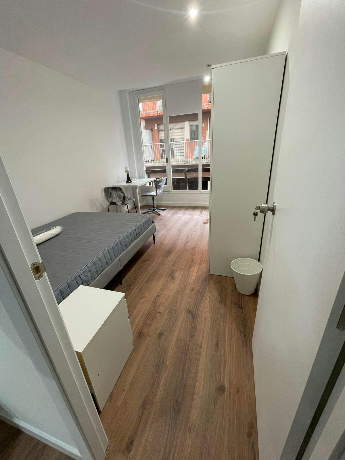 Cameră privată de închiriat pentru 500 EUR pe lună în Badalona, Plaça de Pep Ventura