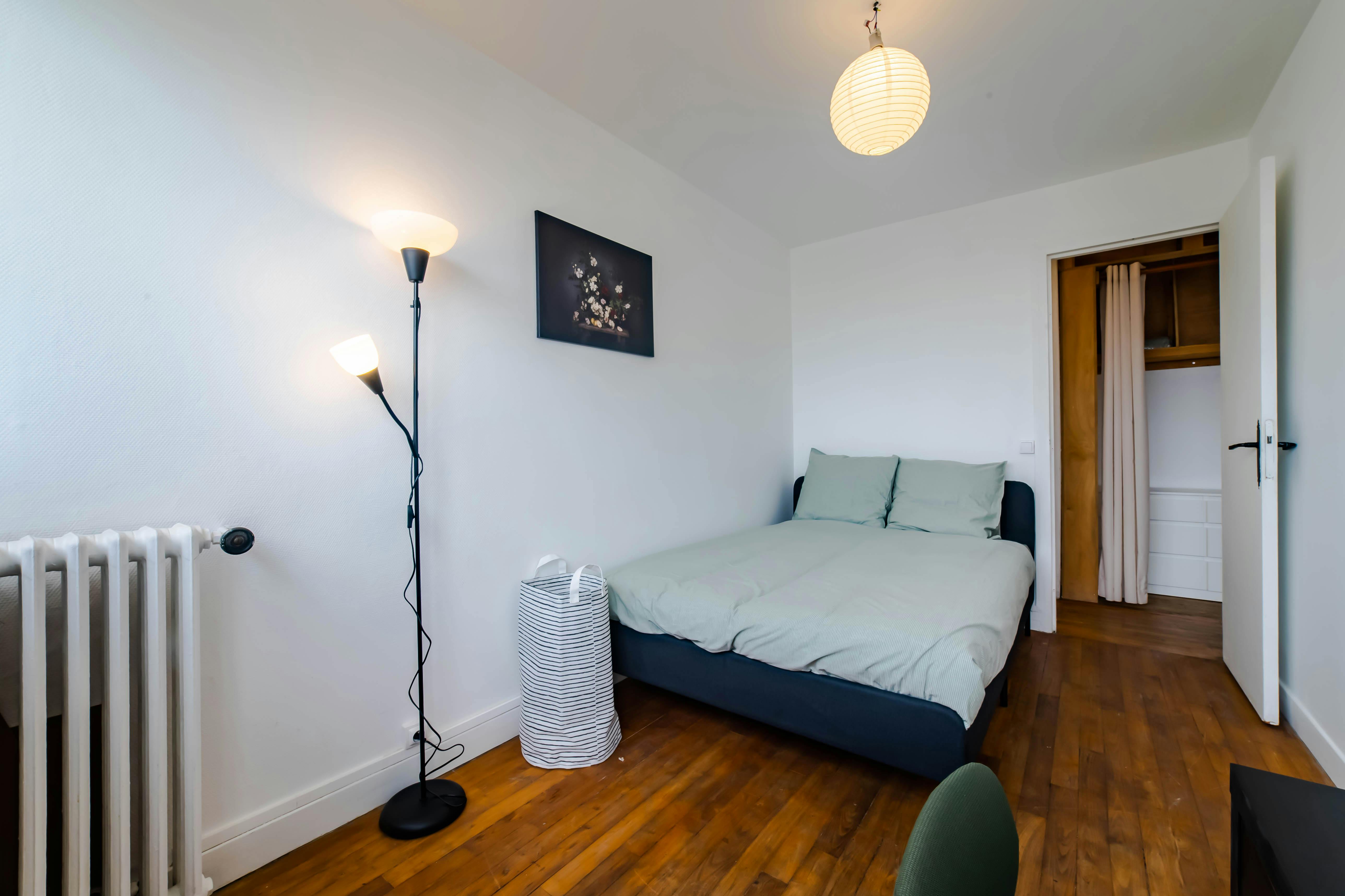 Private room for rent for €800 per month in Montreuil, Rue Saint-Denis