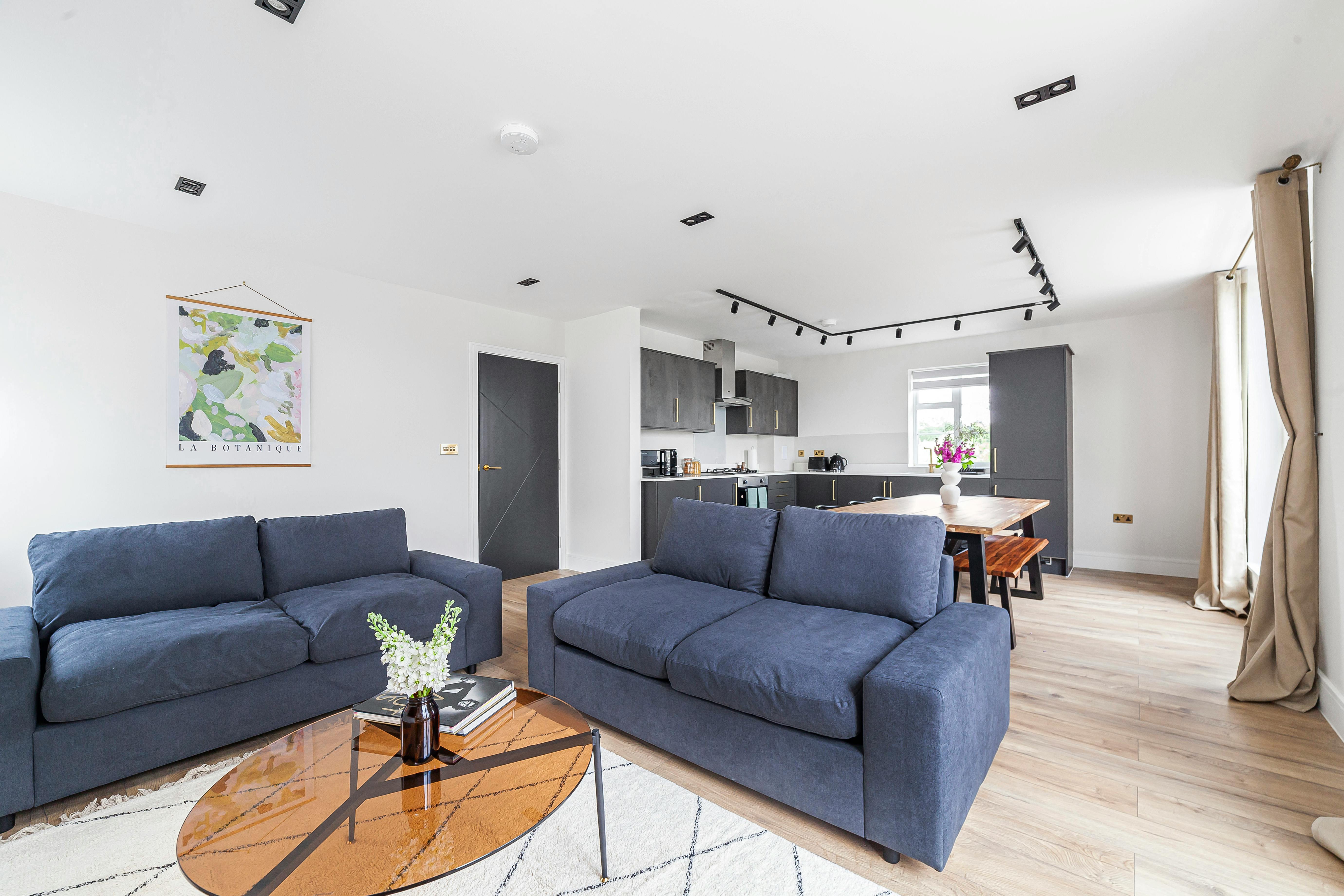 Квартира сдается в аренду за 5 000 £ в месяц в Wembley, Lawns Court