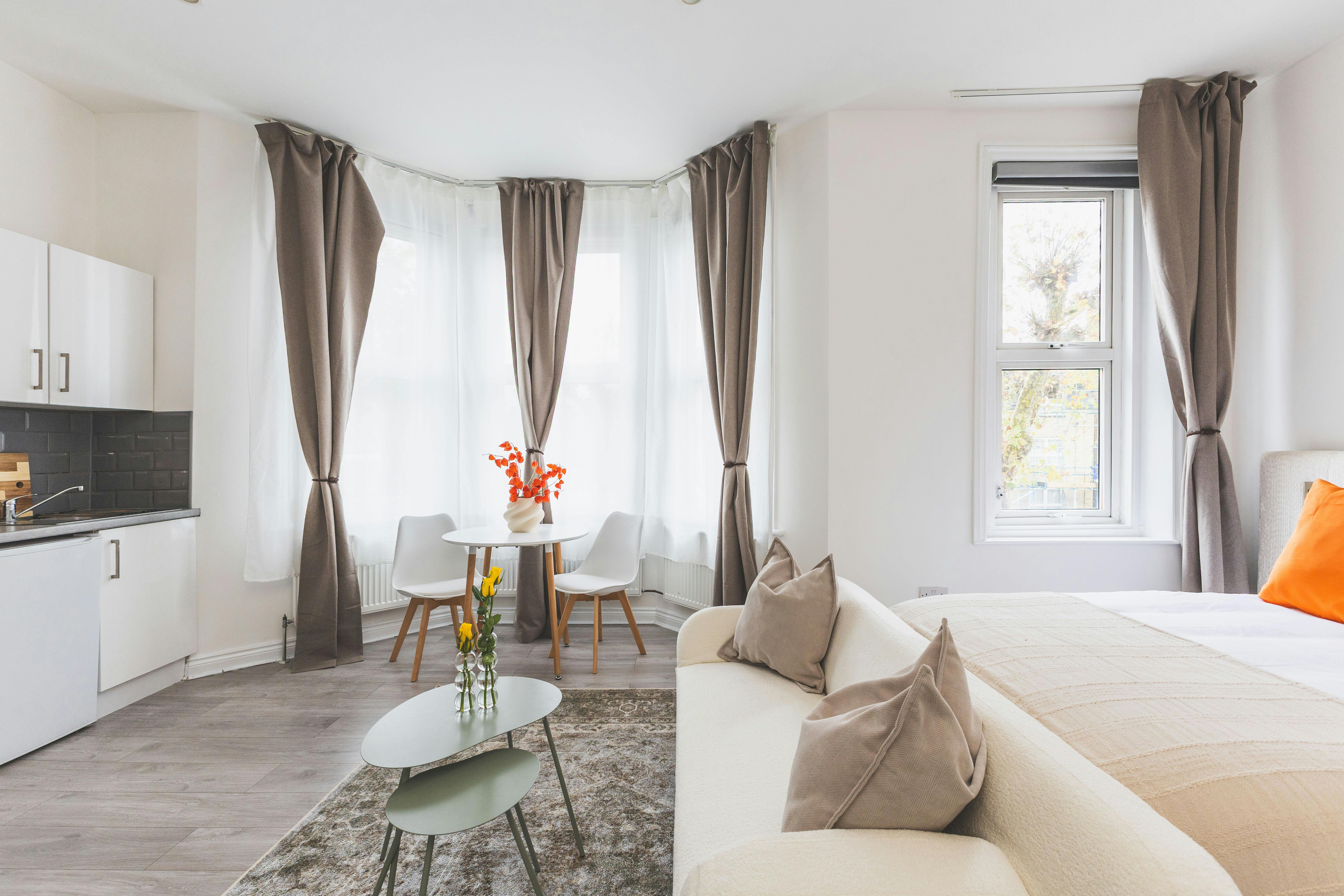 Студія за оренду для 3 300 GBP на місяць у London, Fordwych Road