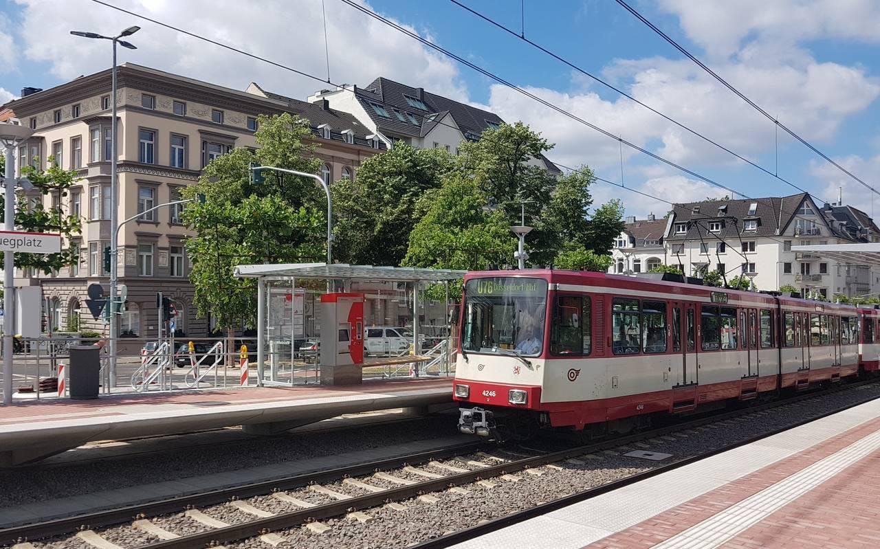 私人房间 正在以 €799 的月租出租，其位于 Düsseldorf, Luegallee