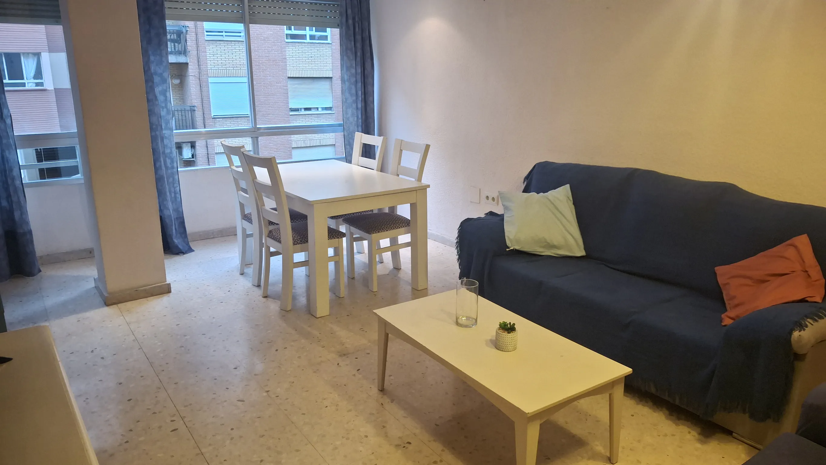 4-Bedroom Apartment in Carrer del Serpis, Valencia (1731514) ROOM 1