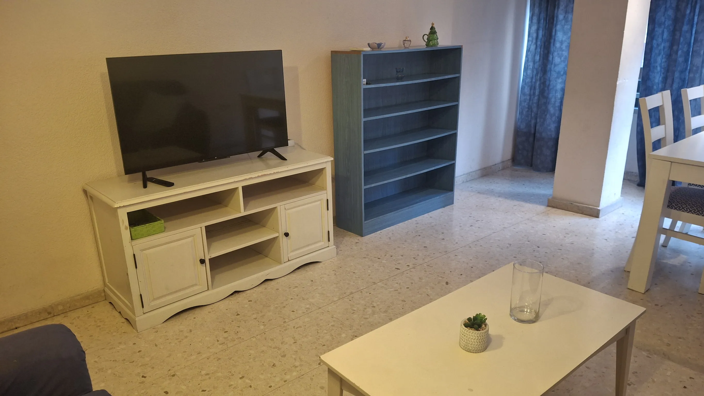 4-Bedroom Apartment in Carrer del Serpis, Valencia (1731514) ROOM 4
