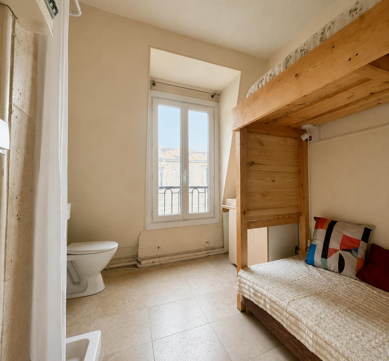 Studio à louer pour 500 €/mois à Paris, Rue Notre Dame des Champs