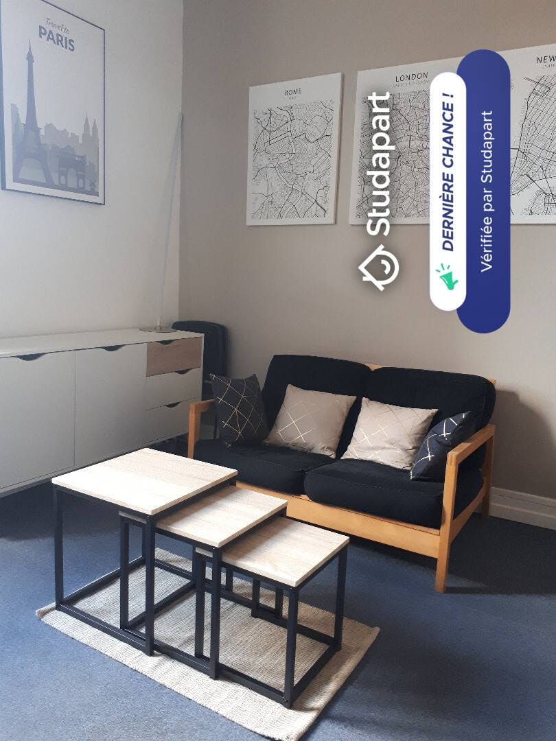 公寓 正在以 €800 的月租出租，其位于 Bordeaux, Rue Saint-Vincent-de-Paul