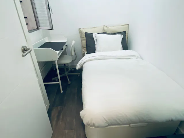 Private room in Calle de Santa Polonia, Madrid (1731628) room image 1