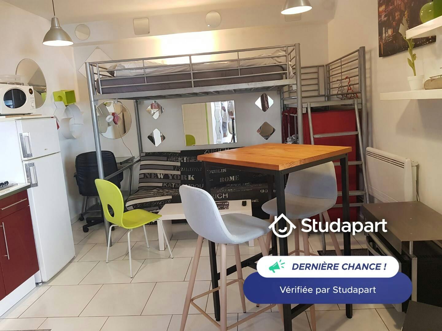 Apartment for rent for €499 per month in Sainte-Savine, Rue Montgolfier