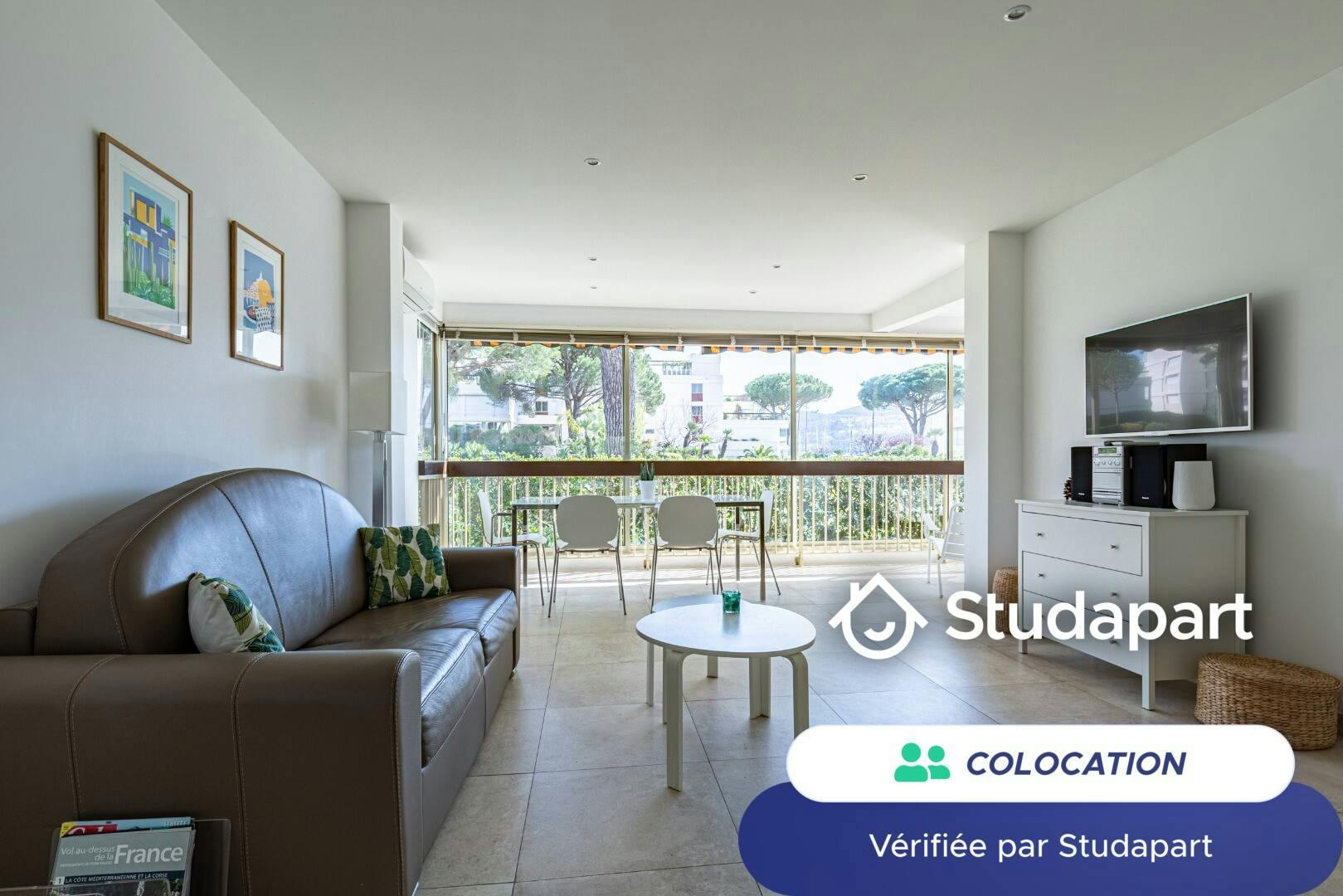 Privat rum att hyra för 850 € i månaden i Mandelieu-la-Napoule, Avenue du Général de Gaulle