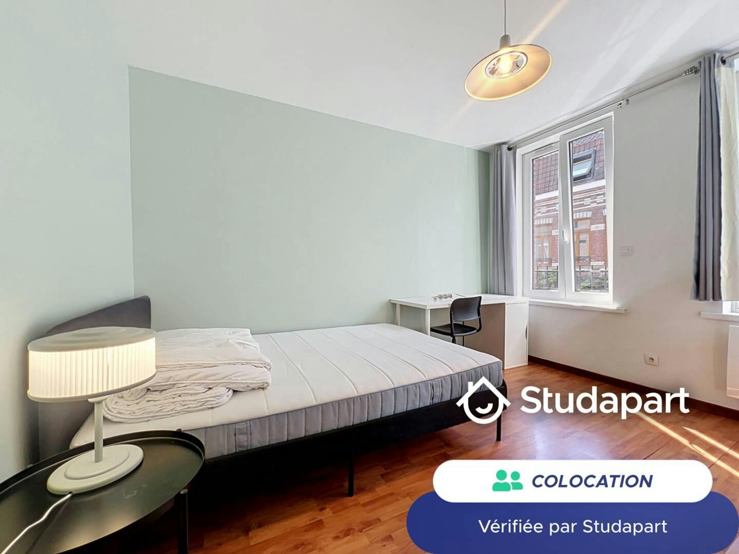 Private room for rent on Rue Bernos, Lille - Plus