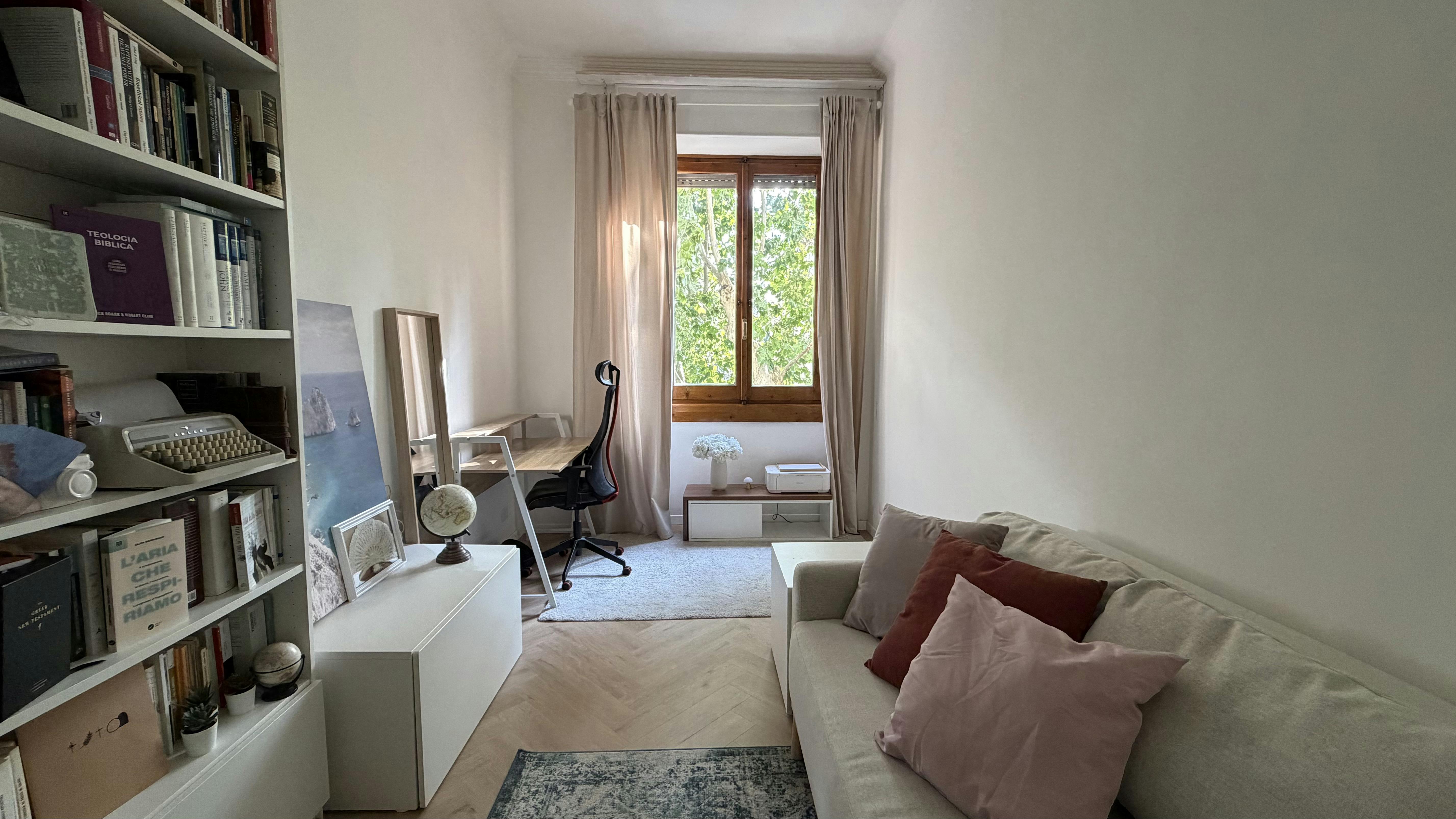 2-Bedroom Apartment in Viale dei Mille, Florence (1731737) ROOM 1