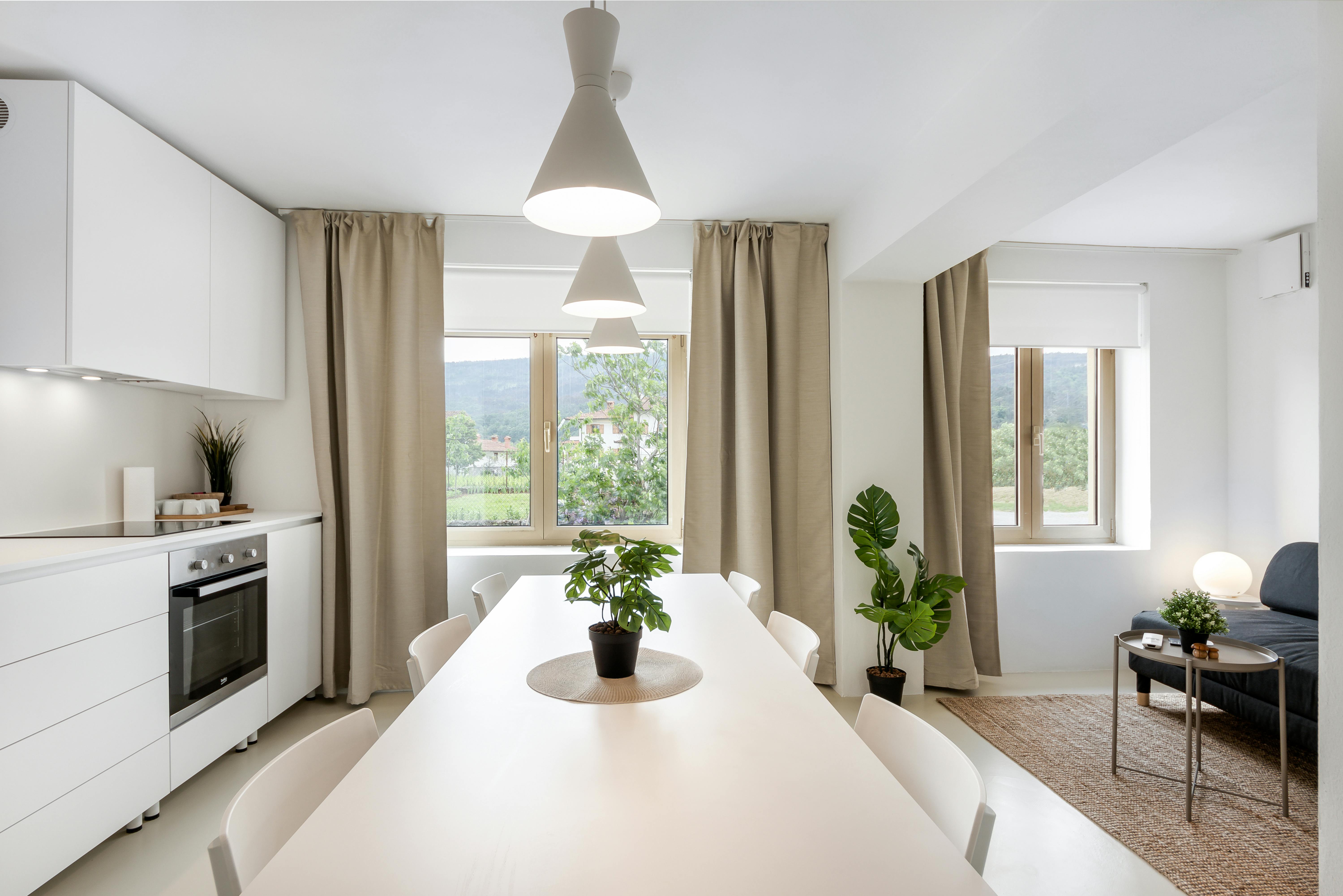 Будинок за оренду для 1 200 EUR на місяць у Miren, Orehovlje