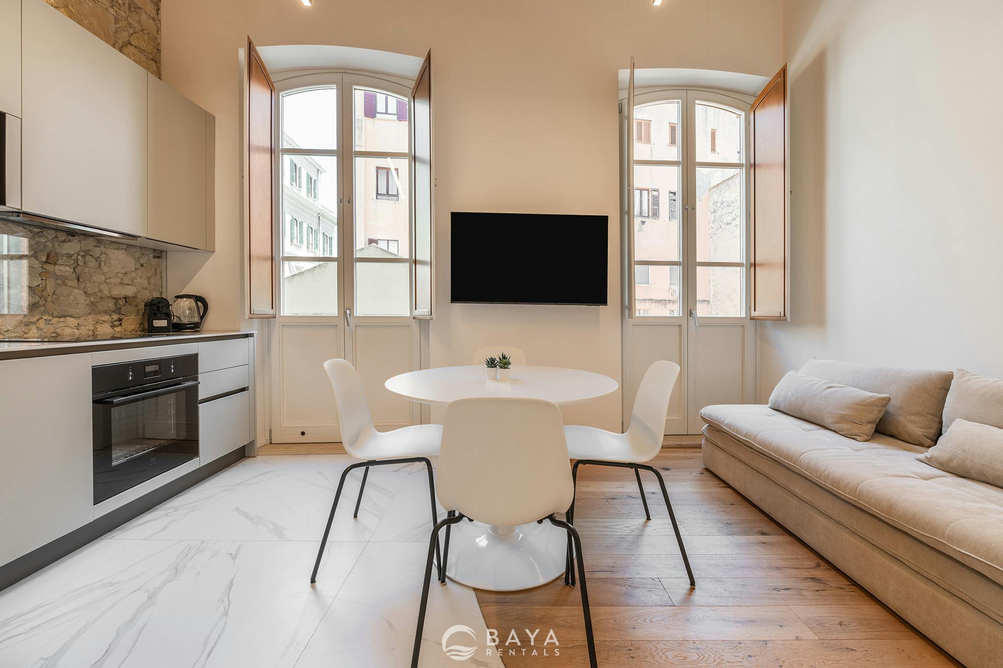 Apartament de închiriat pentru 1.300 EUR pe lună în Cagliari, Via Vittorio Porcile