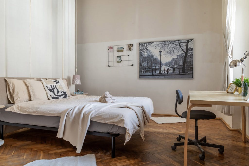 Chambre privée à louer pour 185 389 HUF/mois à Budapest, Vörösmarty utca
