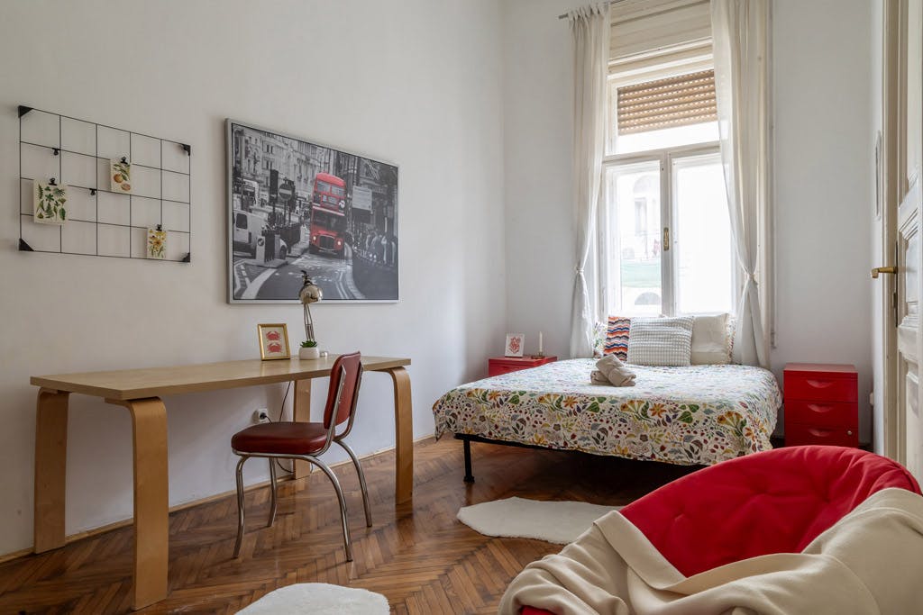 Chambre privée à louer pour 178 119 HUF/mois à Budapest, Vörösmarty utca