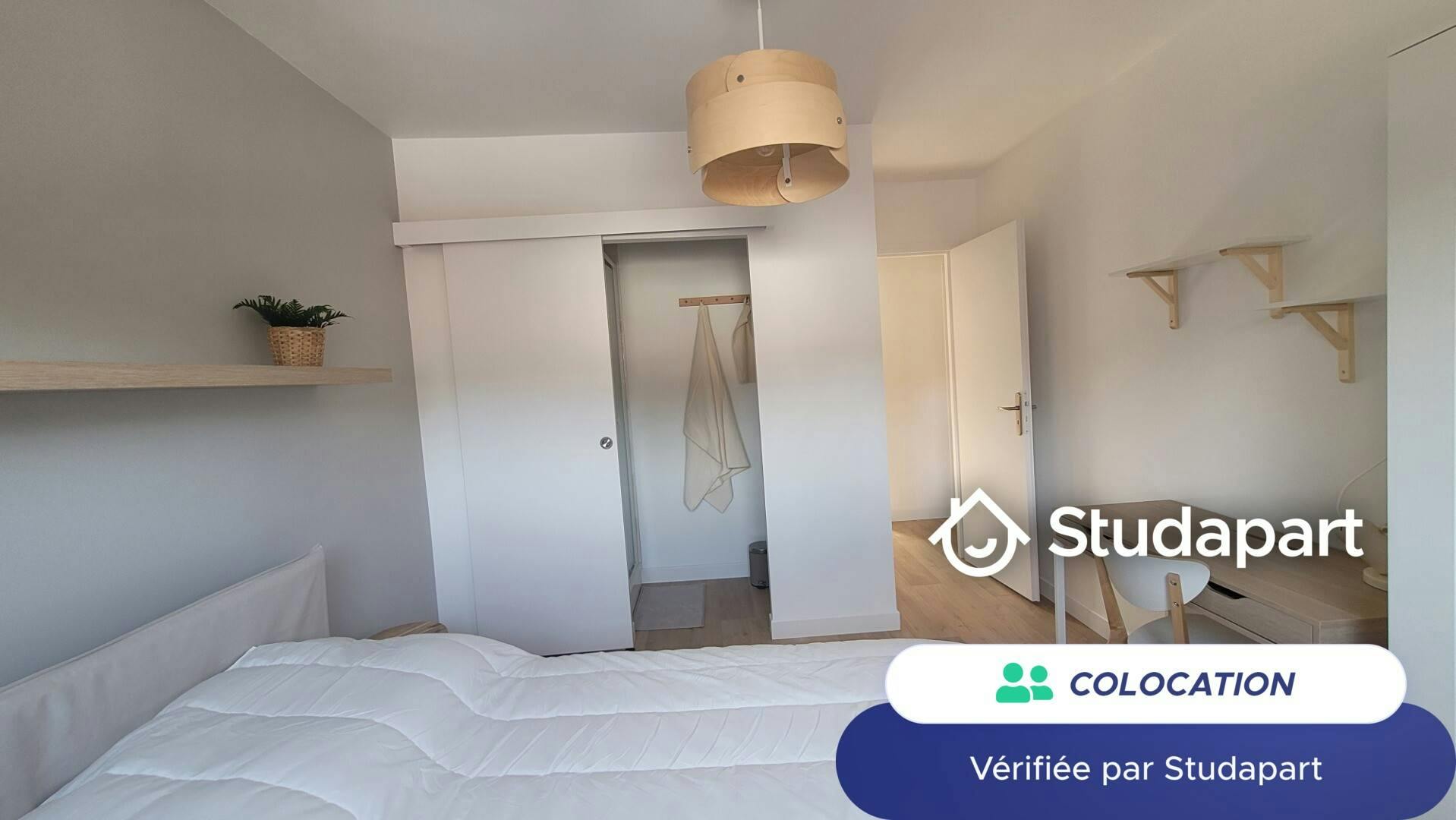 Private room for rent on Rue Rubens, Lille - Vue 3
