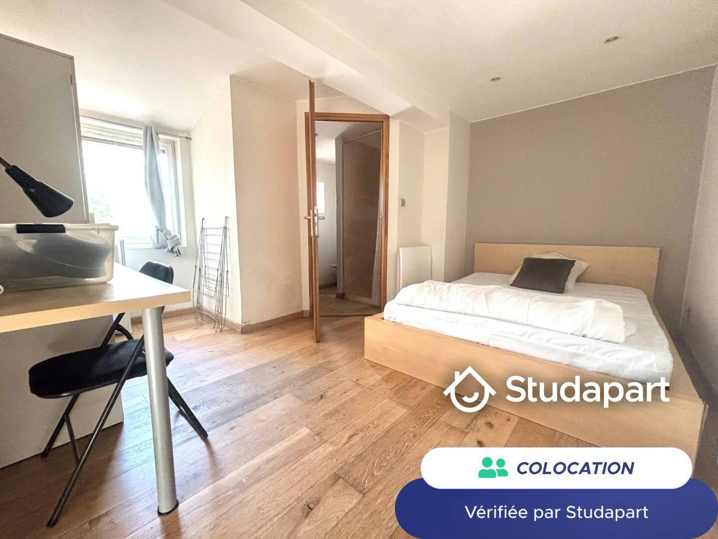 Private room for rent for €410 per month in Roubaix, Rue de Lannoy
