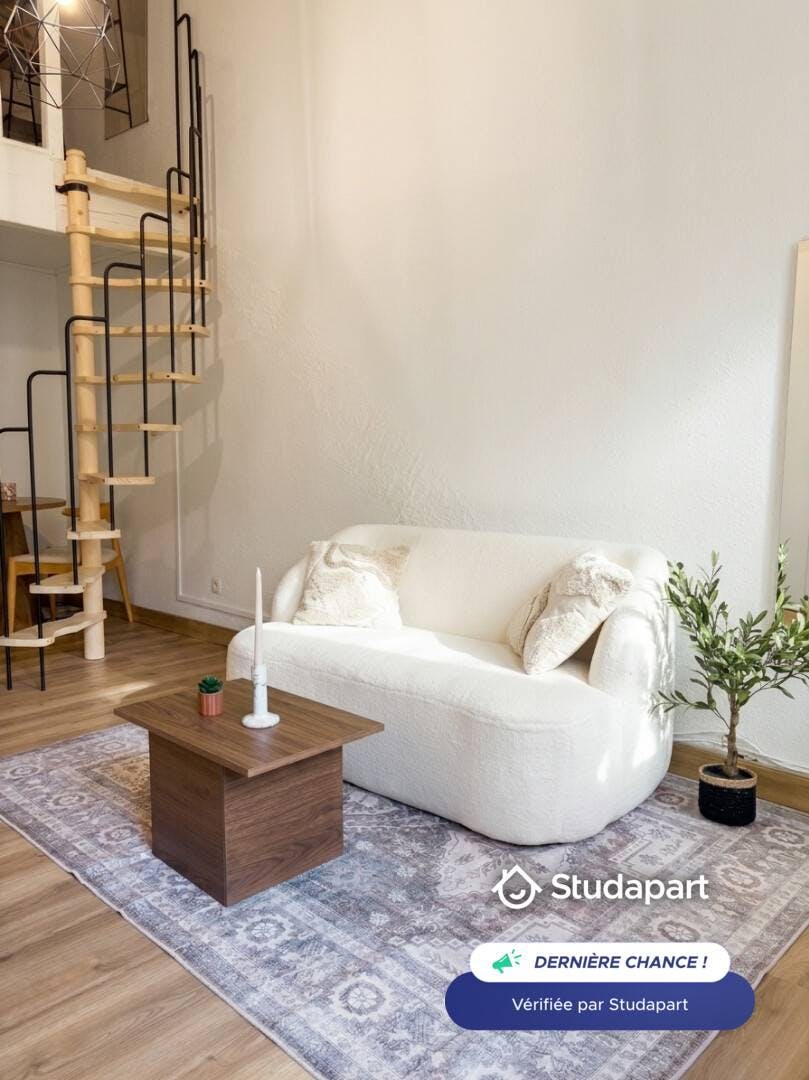 Maison à louer pour 600 €/mois à Nîmes, Rue Benoît Malon