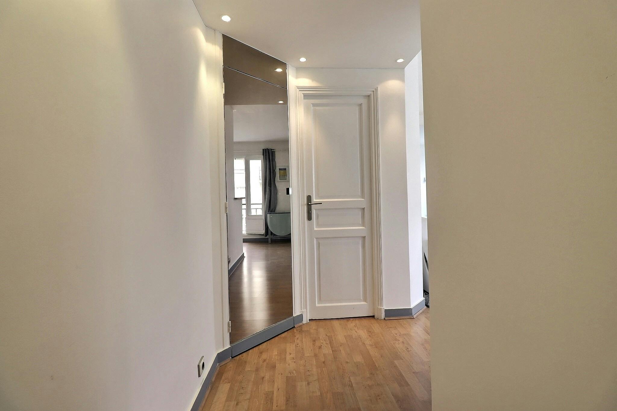 1-Bedroom Apartment in Rue Parent de Rosan, Paris (1731985) ROOM 2