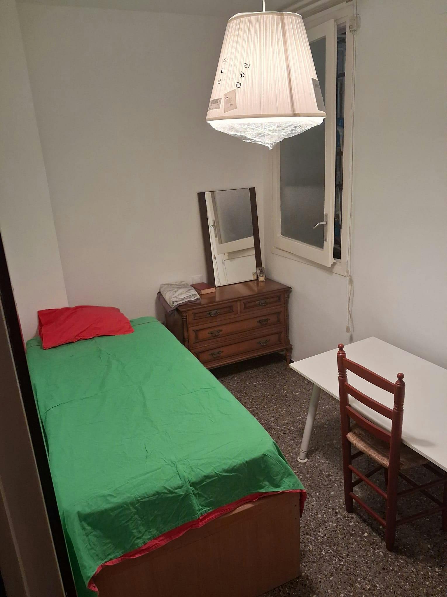 Приватна кімната за оренду для 500 EUR на місяць у Barcelona, Carrer de Viladomat